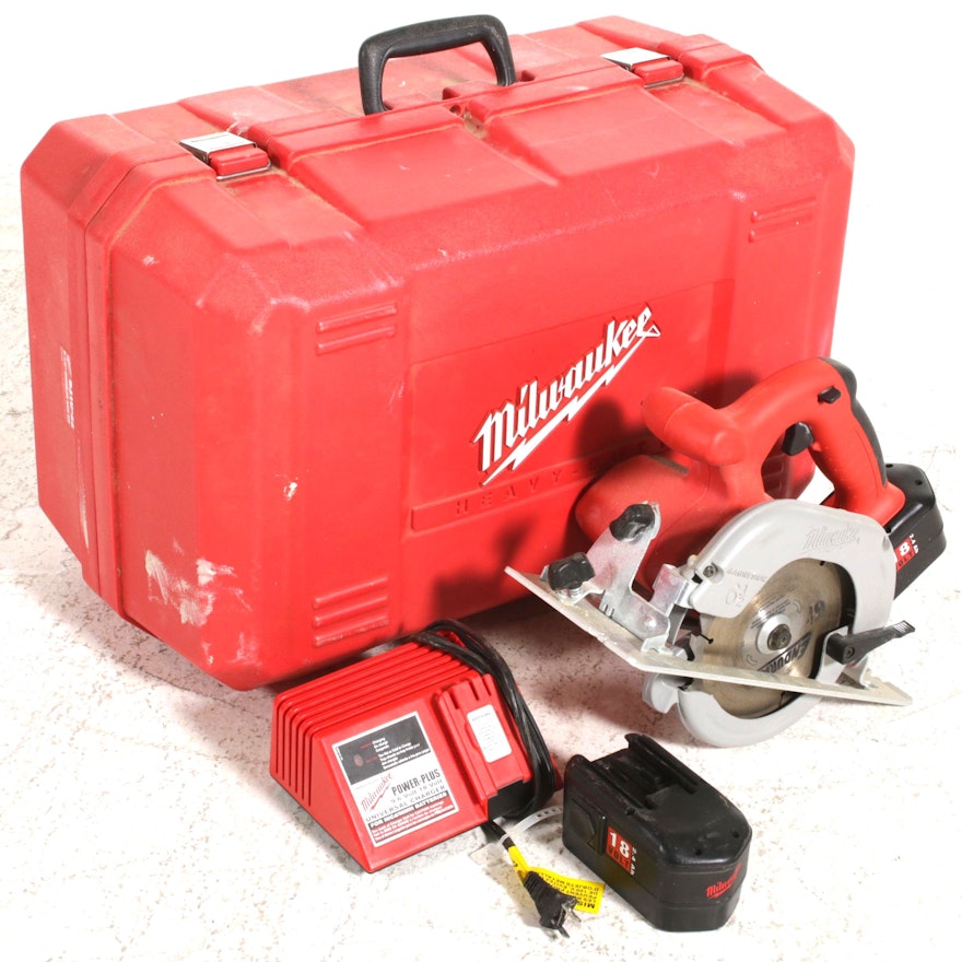 Milwaukee 18 volt 7-1/4 in. Cordless Brushless Circular Saw Kit