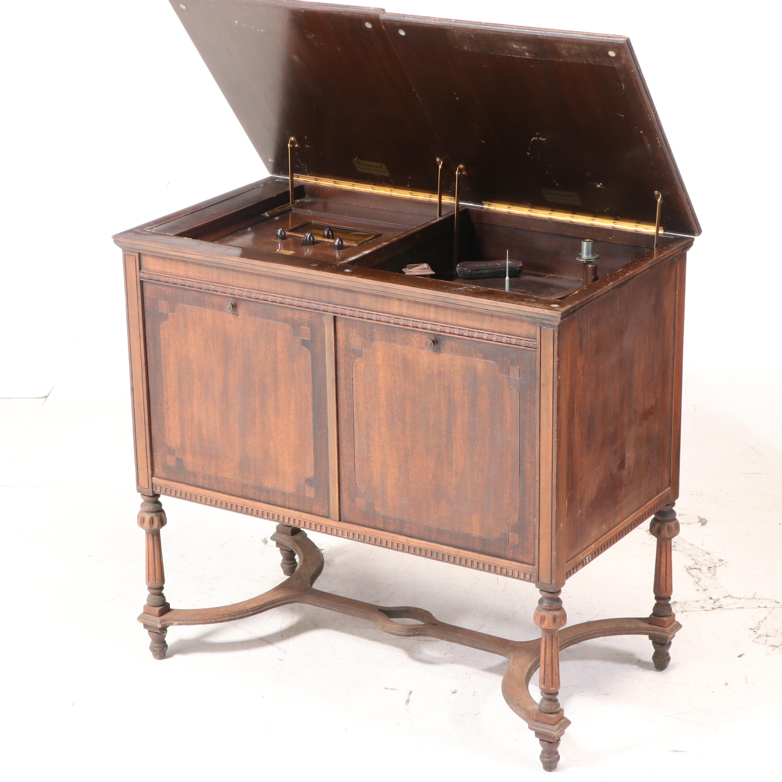 Brunswick Panatrope-Radiola Super Heterodyne Phonograph, circa 1927