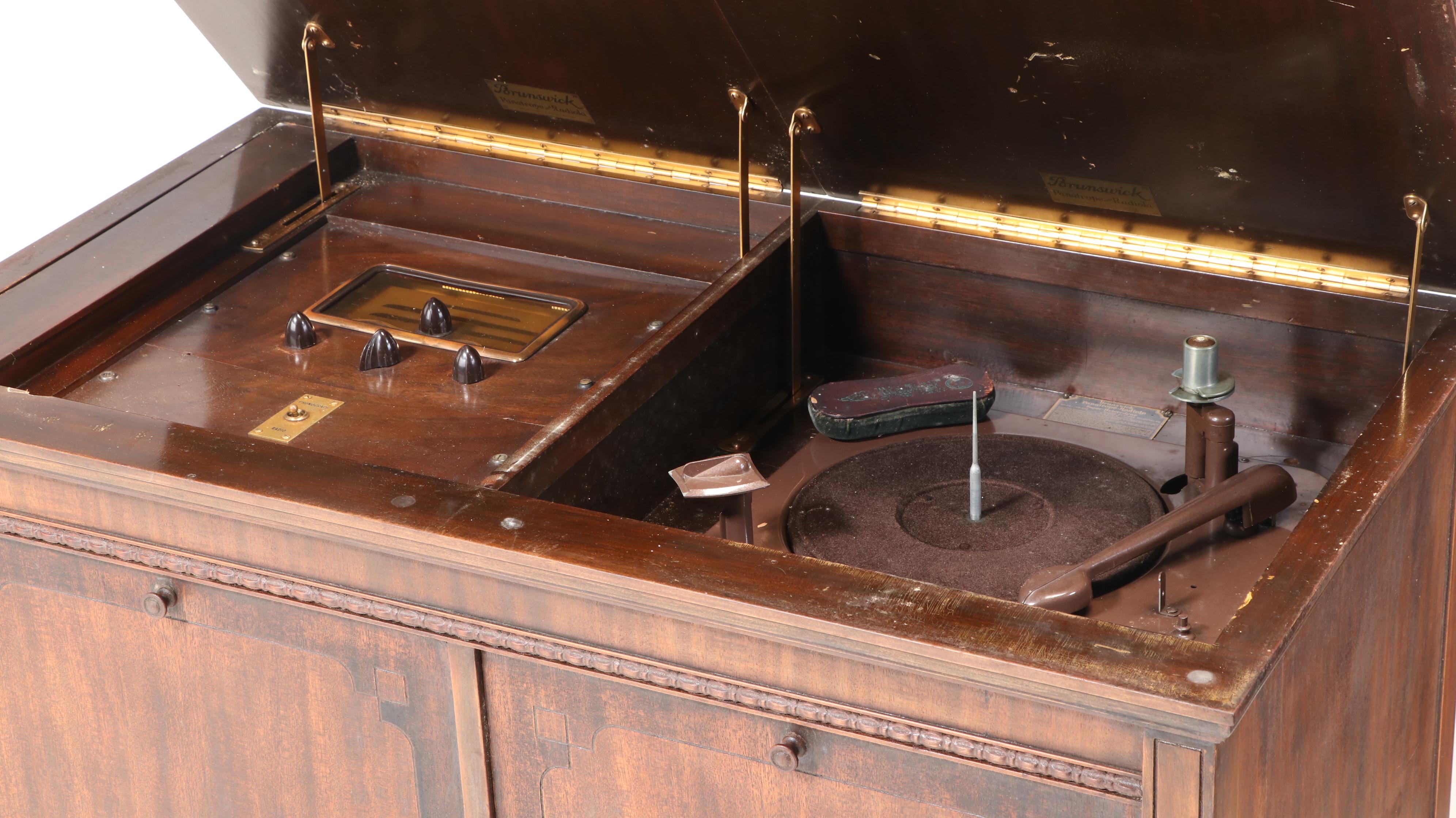 Brunswick Panatrope-Radiola Super Heterodyne Phonograph, circa 1927