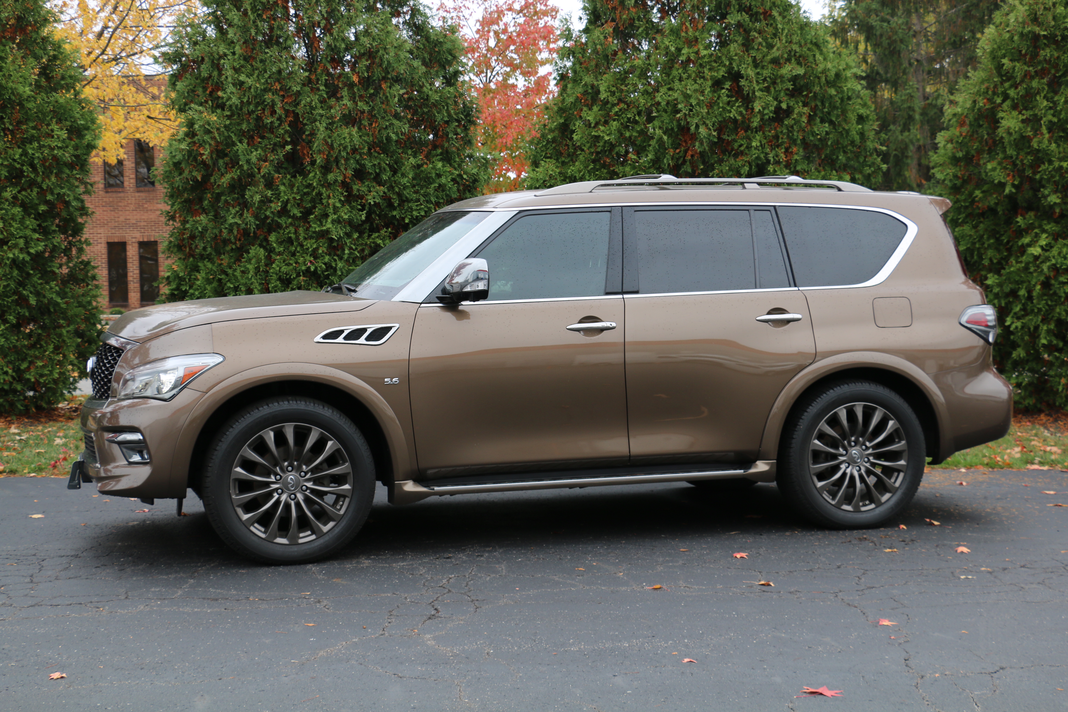 2015 Smoky Quartz Infiniti QX80 4-Door SUV