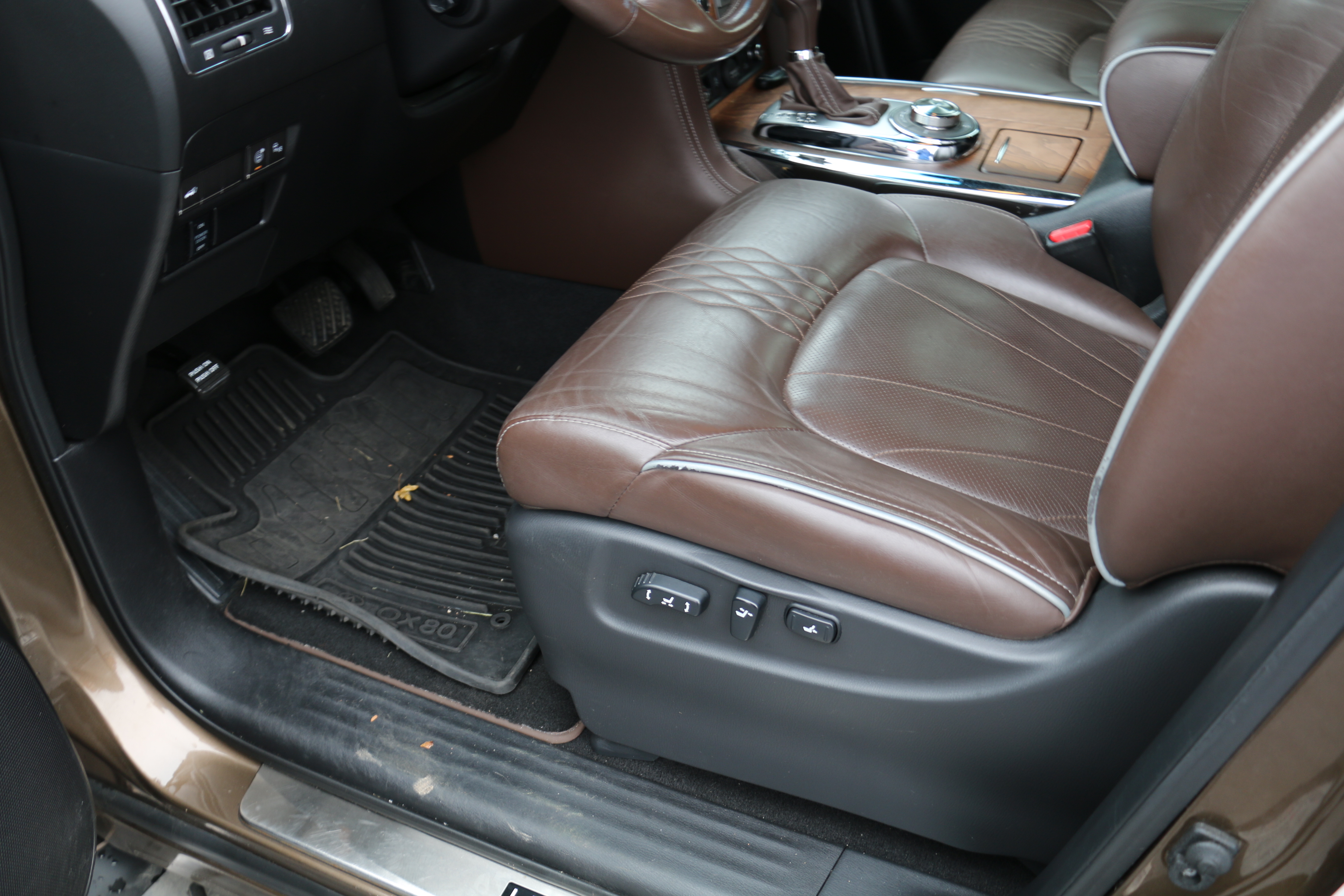 2015 Smoky Quartz Infiniti QX80 4-Door SUV