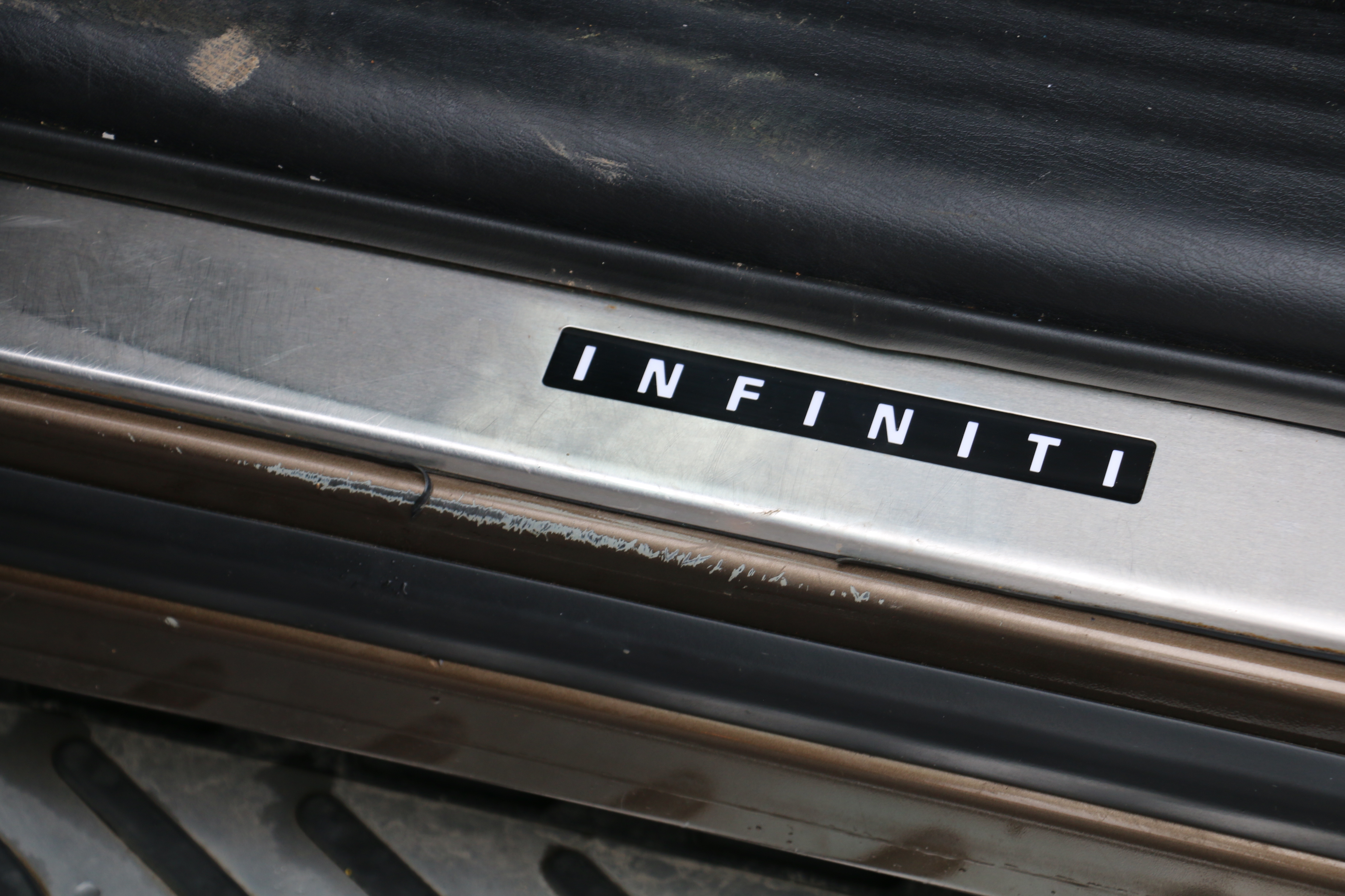 2015 Smoky Quartz Infiniti QX80 4-Door SUV