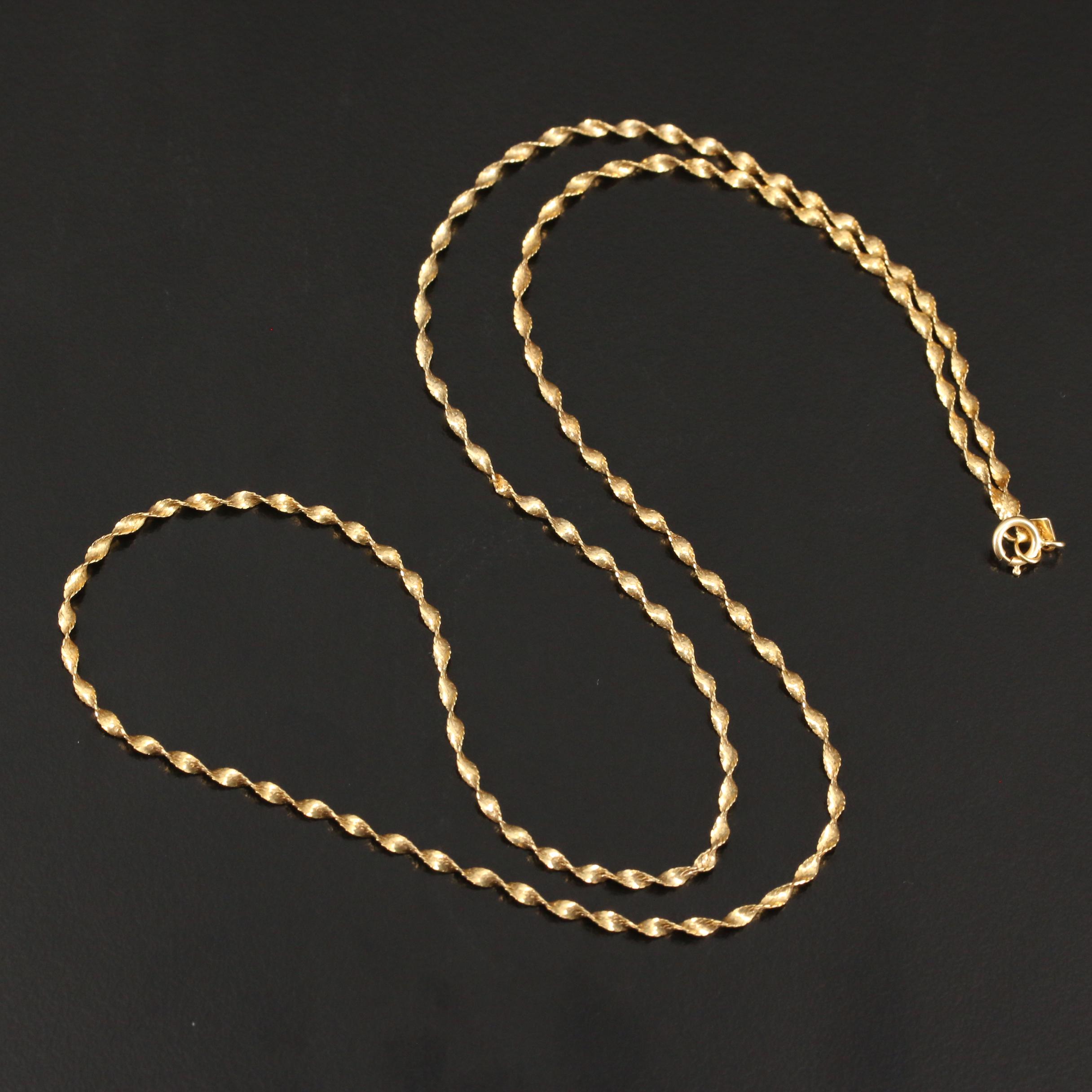 14K Gold Twisted Herringbone Link Chain Necklace