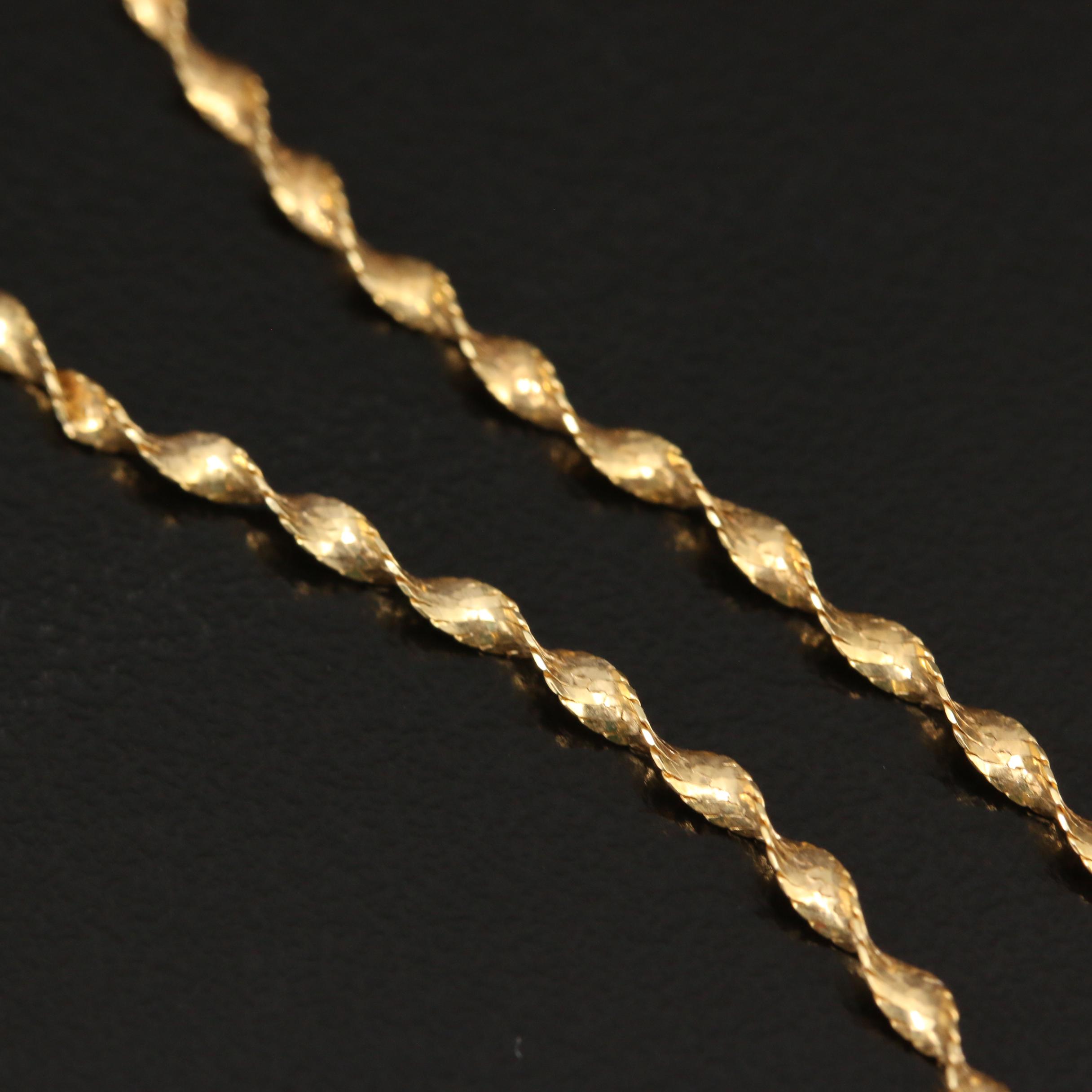 14K Gold Twisted Herringbone Link Chain Necklace