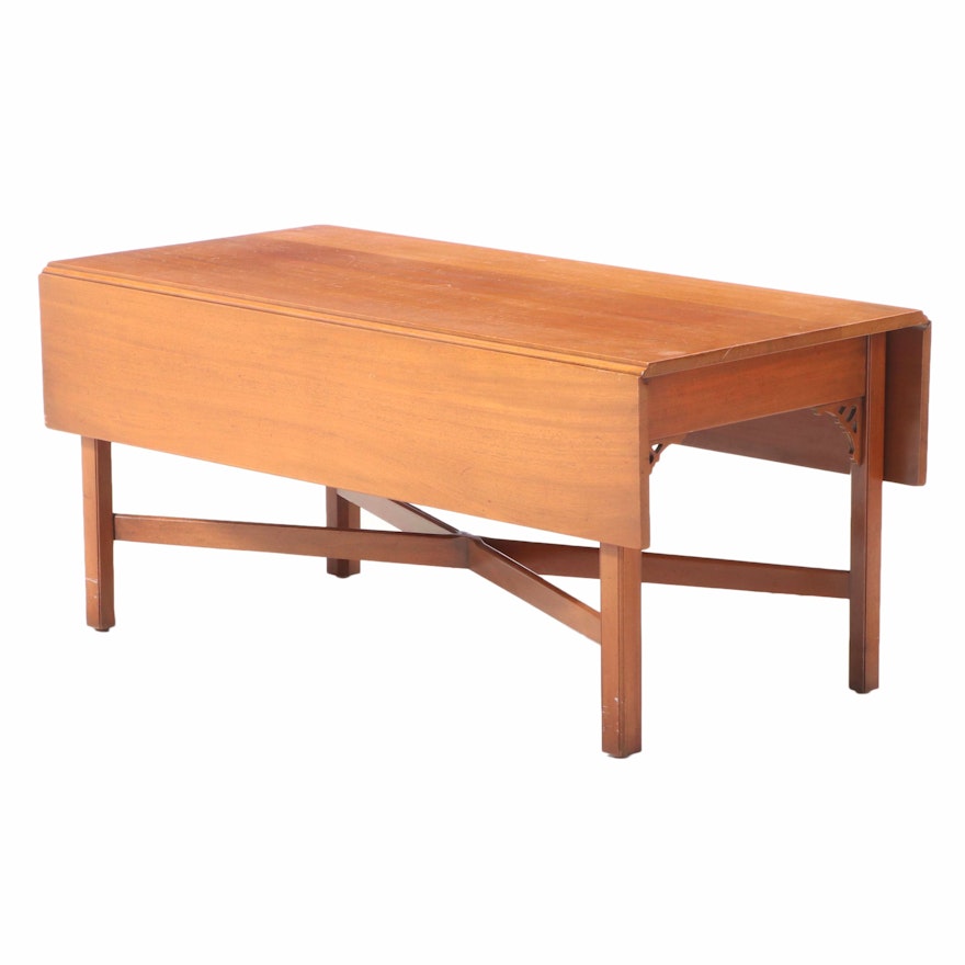 Kittinger Furniture "Williamsburg Adaptation" Mahogany Drop-Leaf Coffee Table