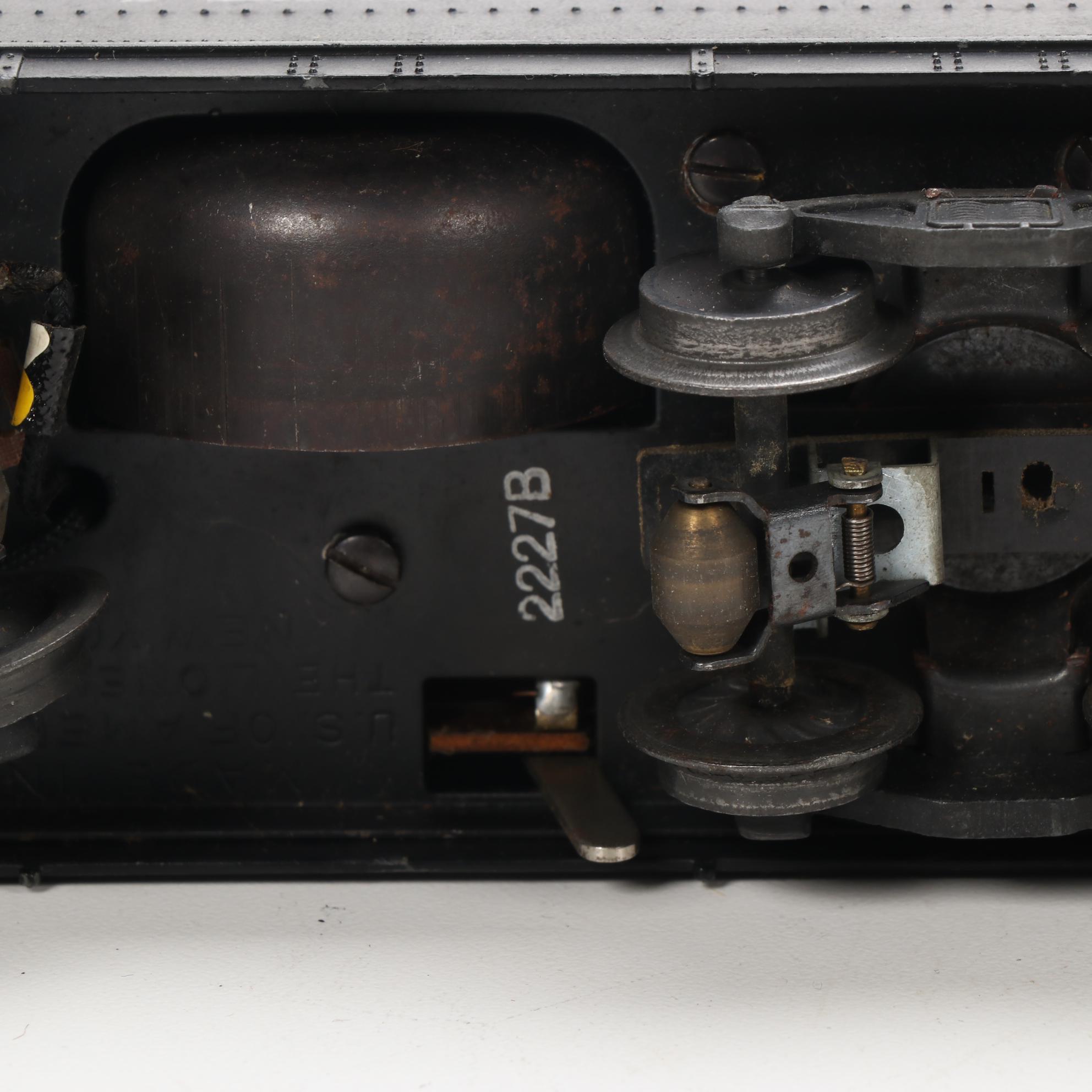 Lionel Pre War O Scale Pennsylvania 227 Steam Locomotive and 2227B Tender