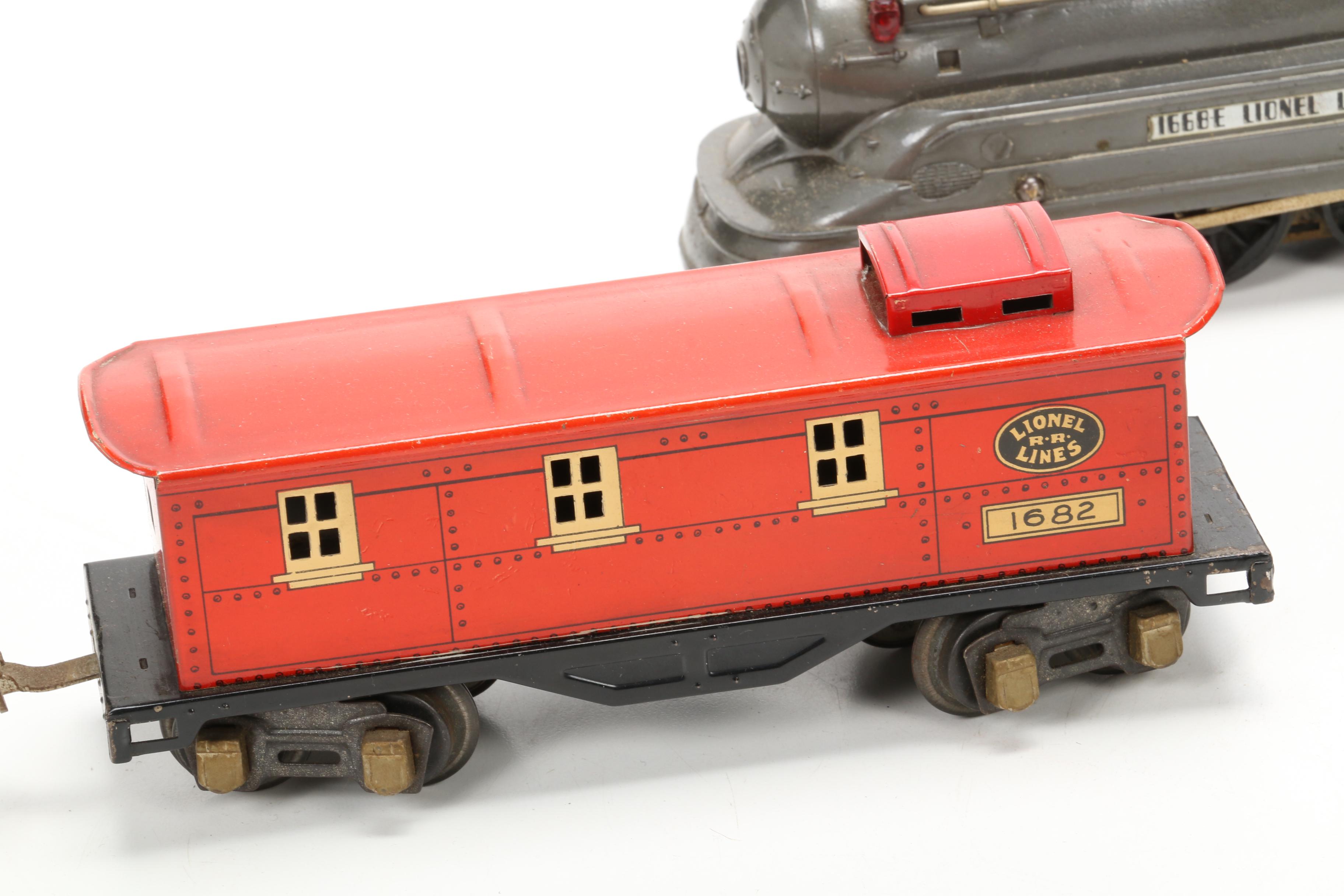 Lionel Pre War O Scale Train Set with 1668E Steam Locomotive, Mid 20th Century