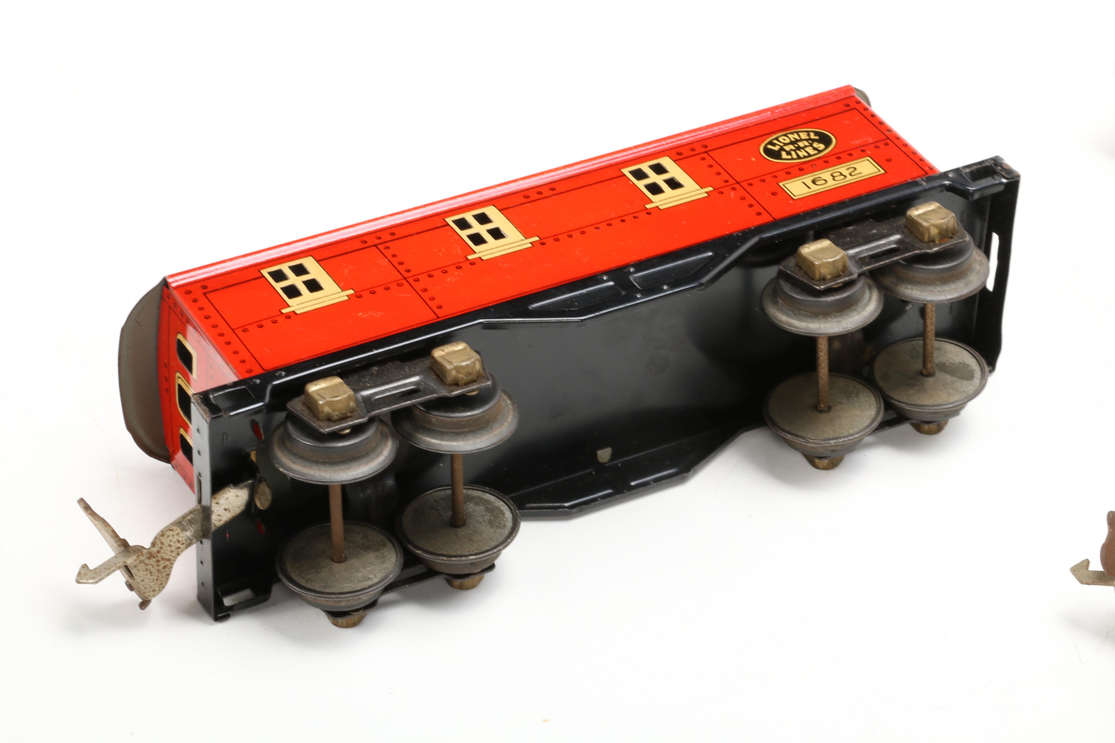 Lionel Pre War O Scale Train Set with 1668E Steam Locomotive, Mid 20th Century