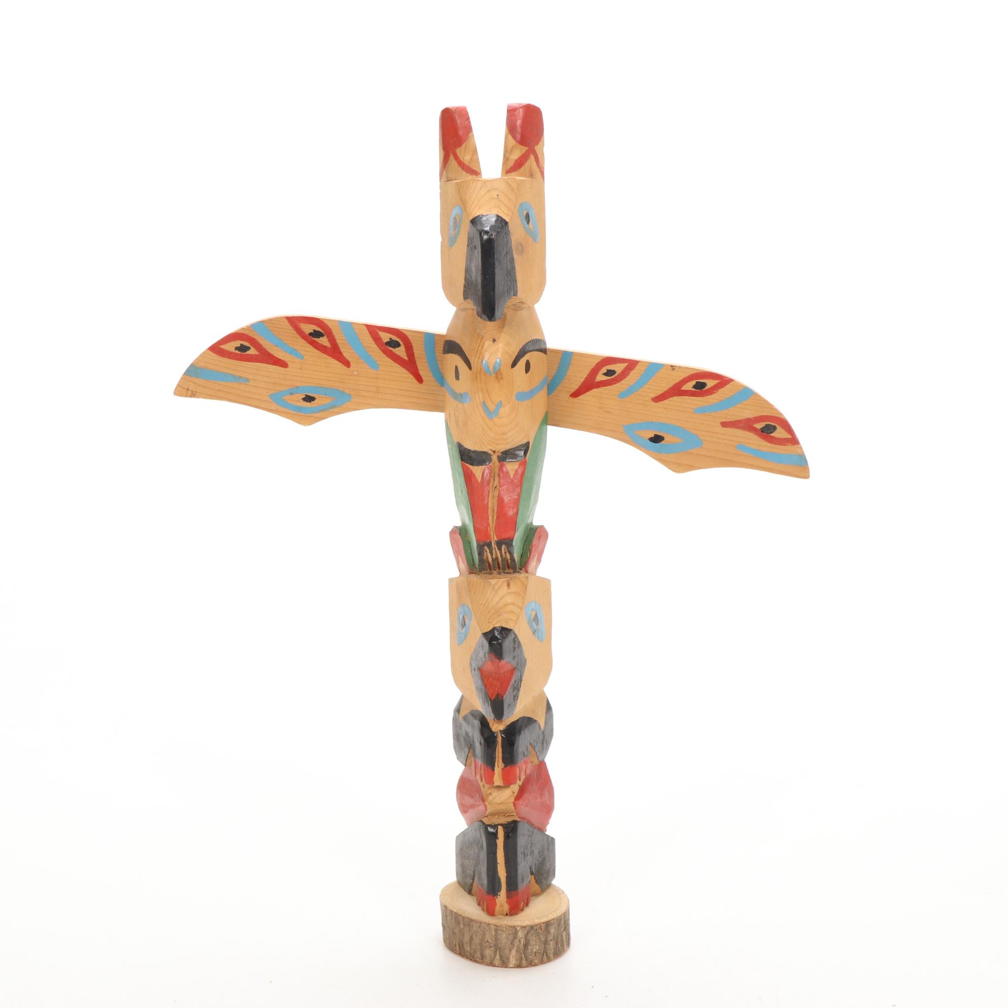 Ojibwe Crafts Totem and Sioux Carved Pipestone Pipe