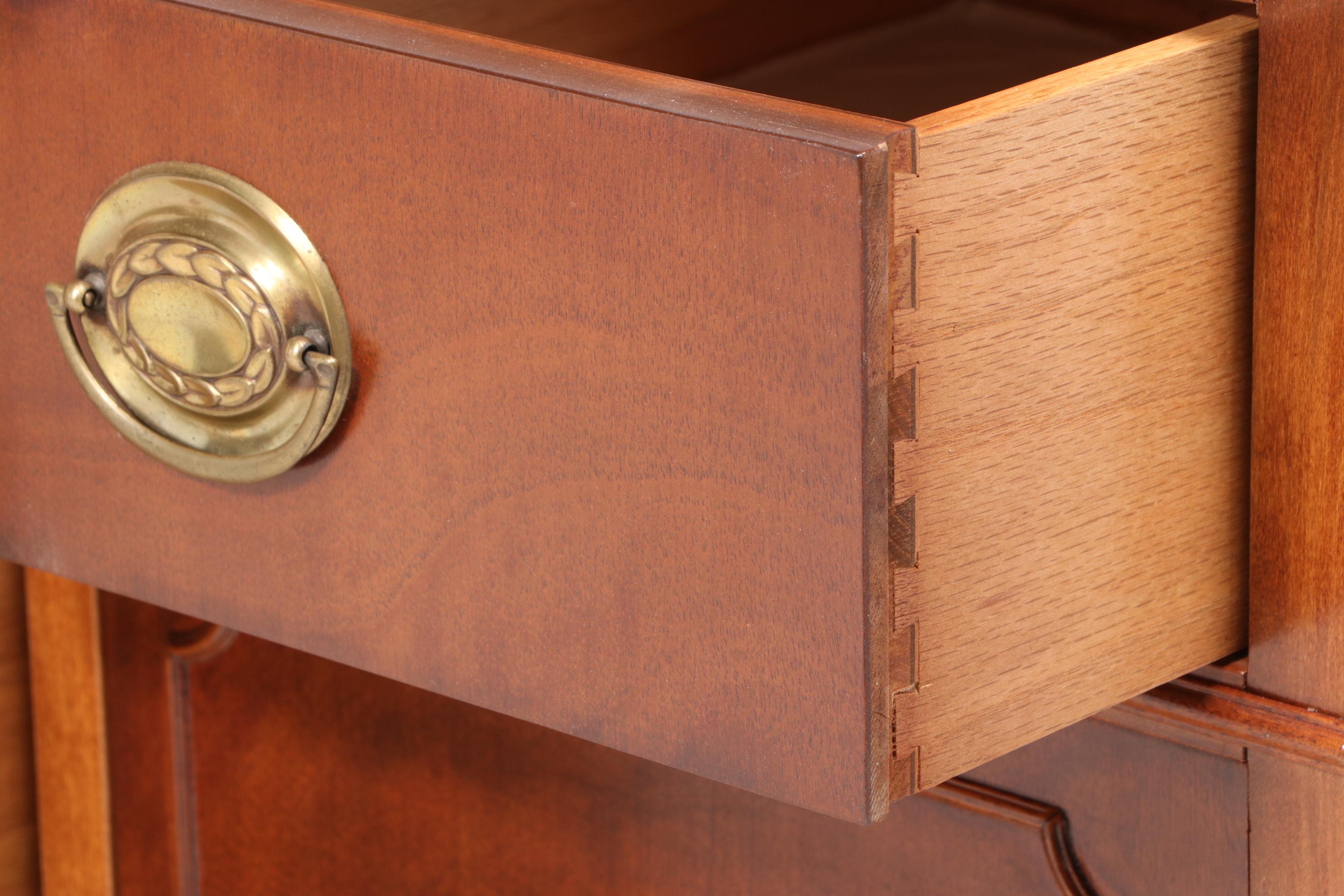 Drexel Federal Style Mahogany Bowfront Sideboard, Mid to Late 20th Century