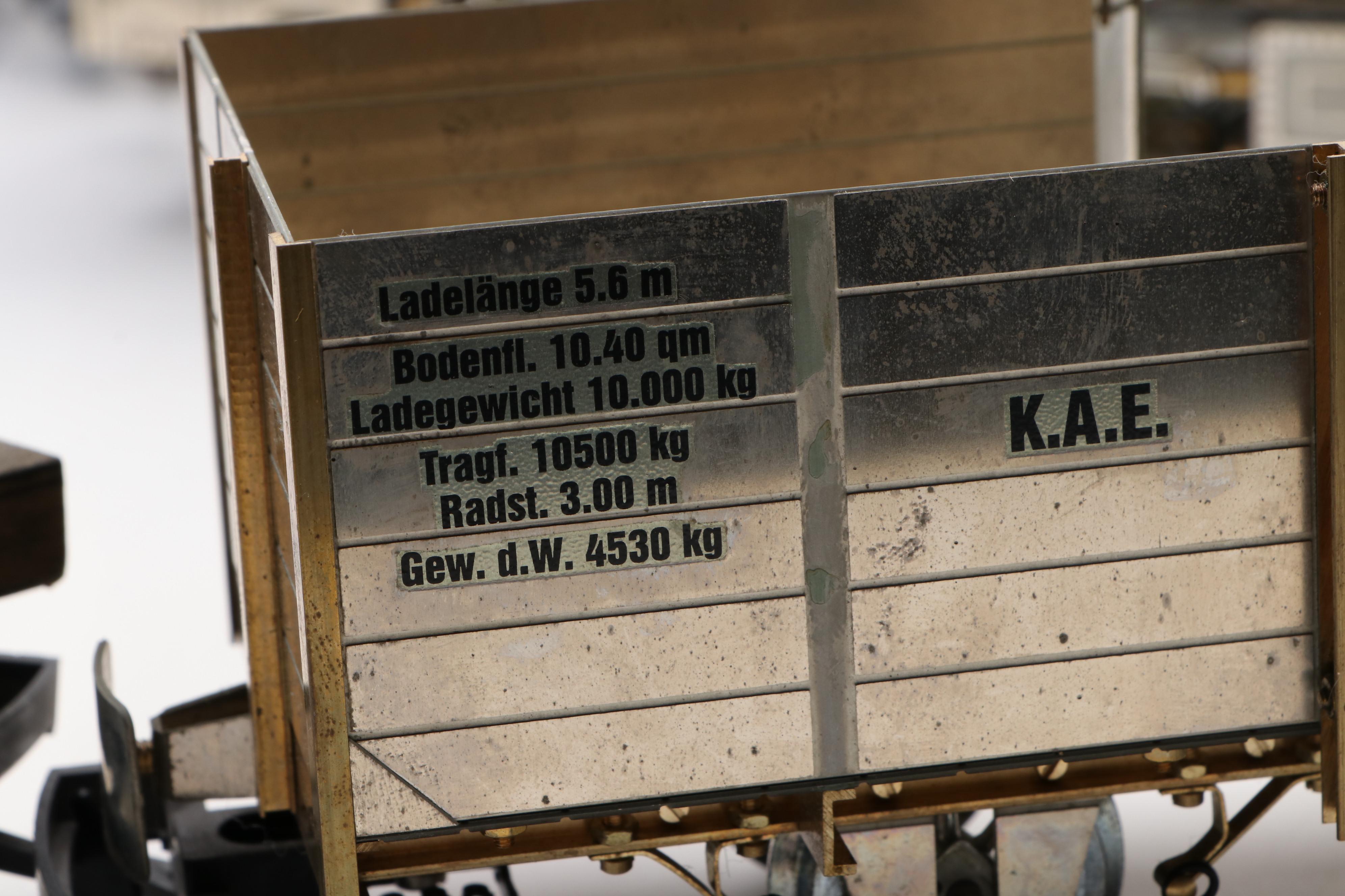 Wilesco Lucas Deutsche Reichsbahn Steam Locomotive and Cars