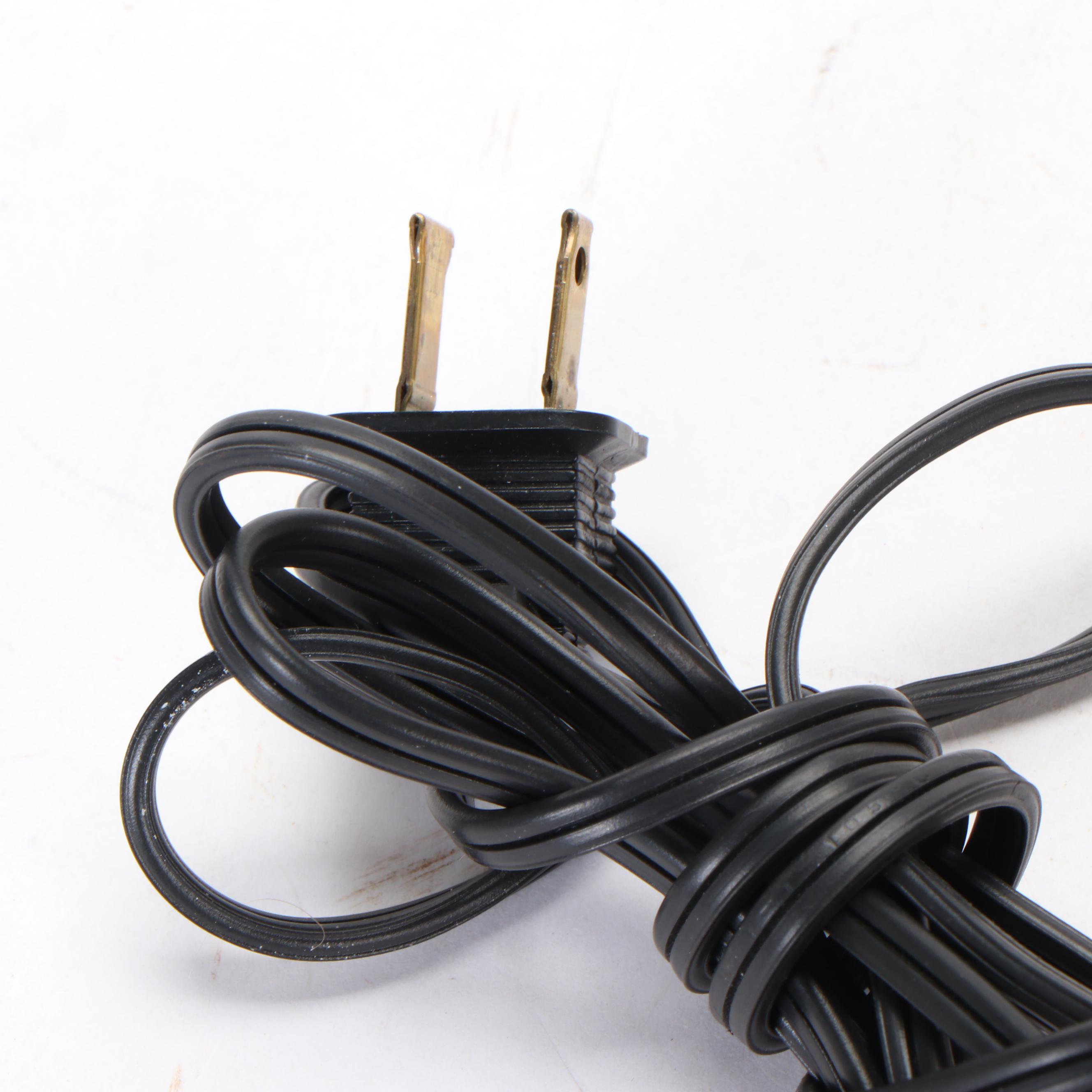 Leeazanne Memphis Art Inspired Ceramic Table Lamp