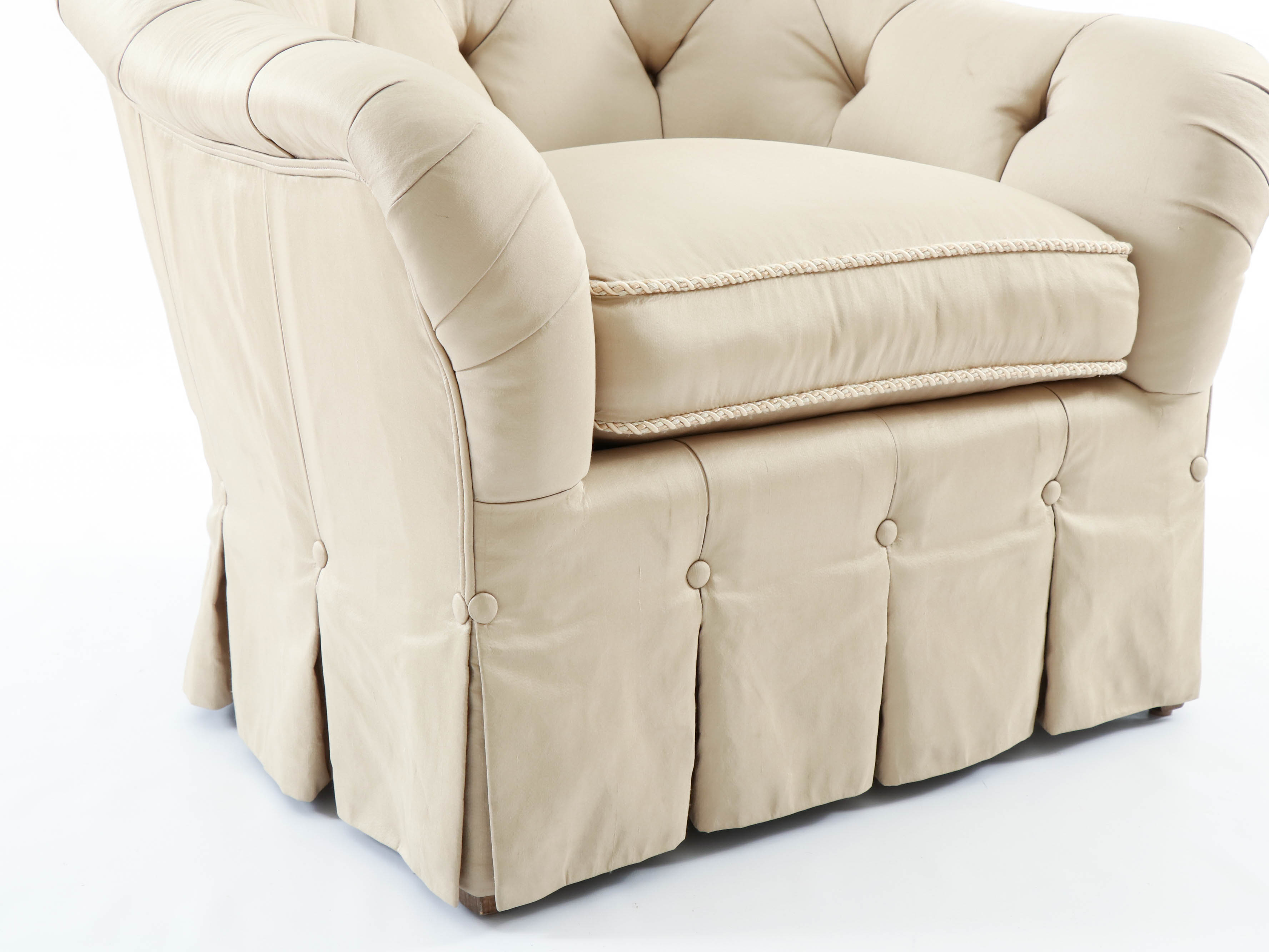 Dapha Silk Upholstered Button-Tufted Armchair with Embroidered Accent Pillow