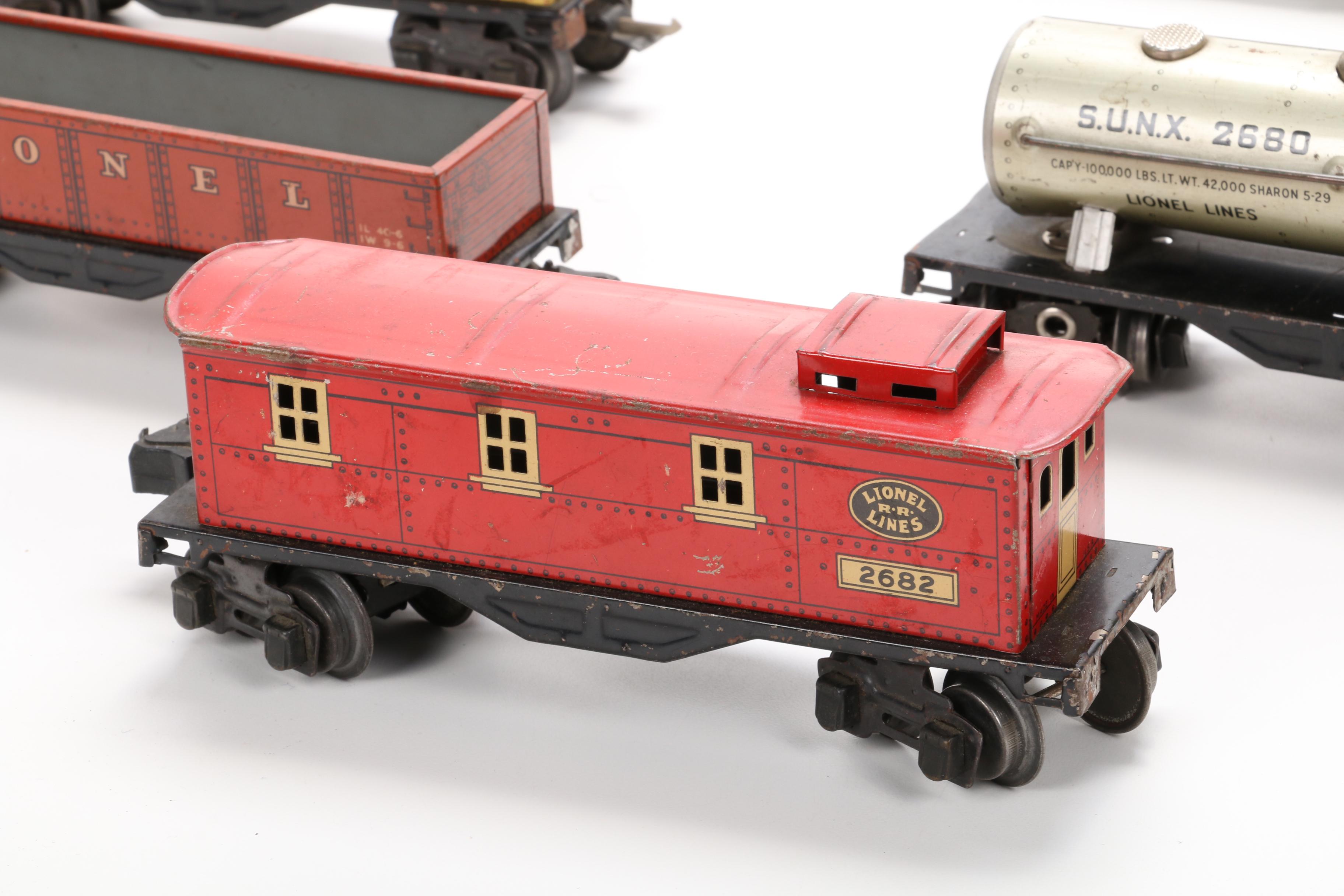 Lionel Pre War O Scale Freight Train Set with 1666 Steam Locomotive