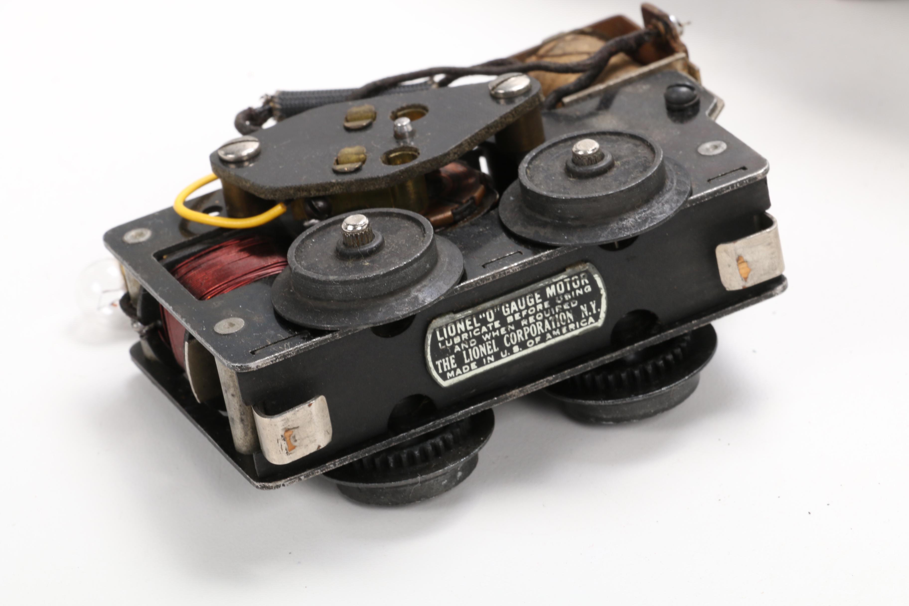 Lionel Prewar O Scale Chrome Flying Yankee Passenger Train, Mid-20th Century