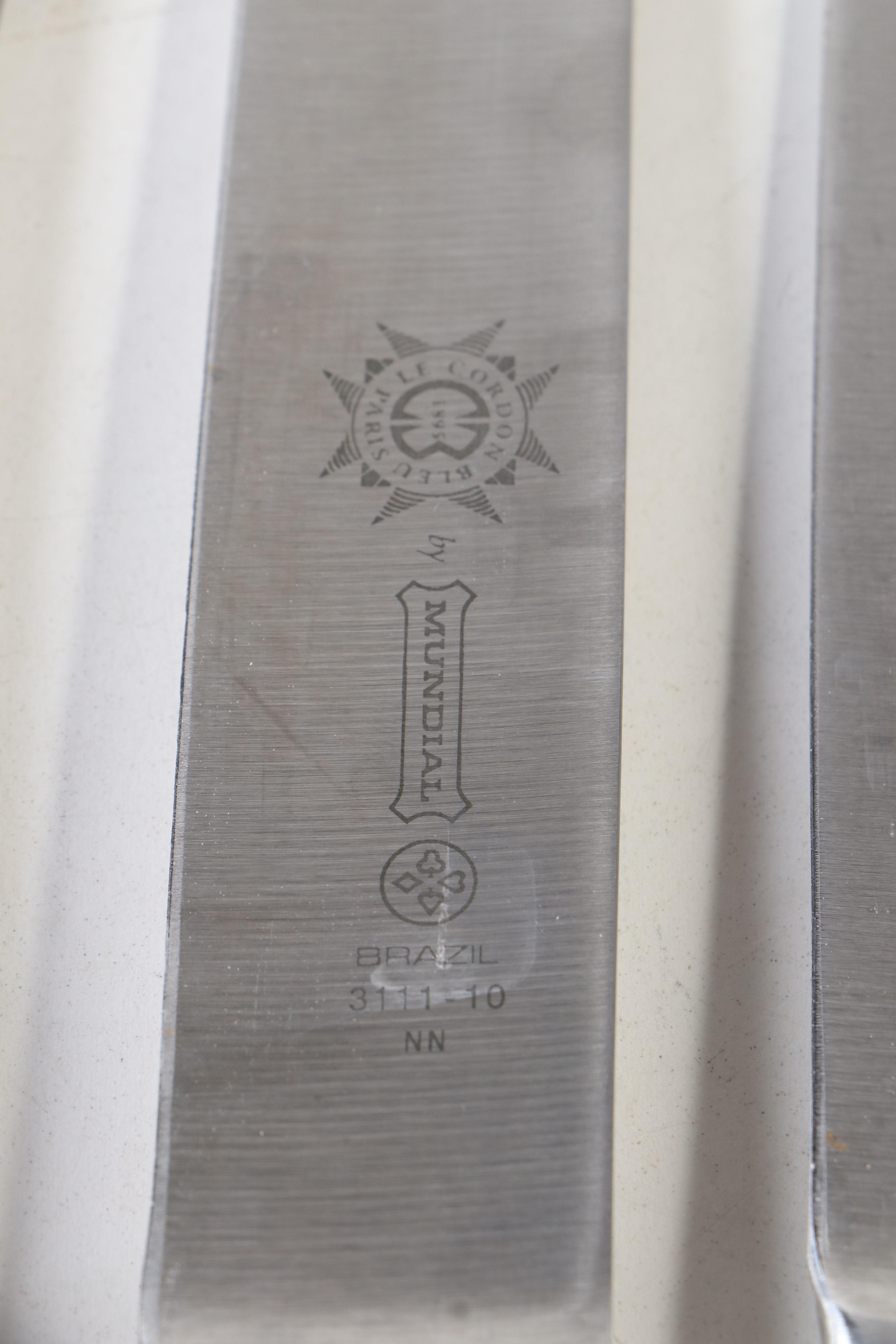 Mundial "Le Cordon Bleu" 16 Piece Block Knife Set