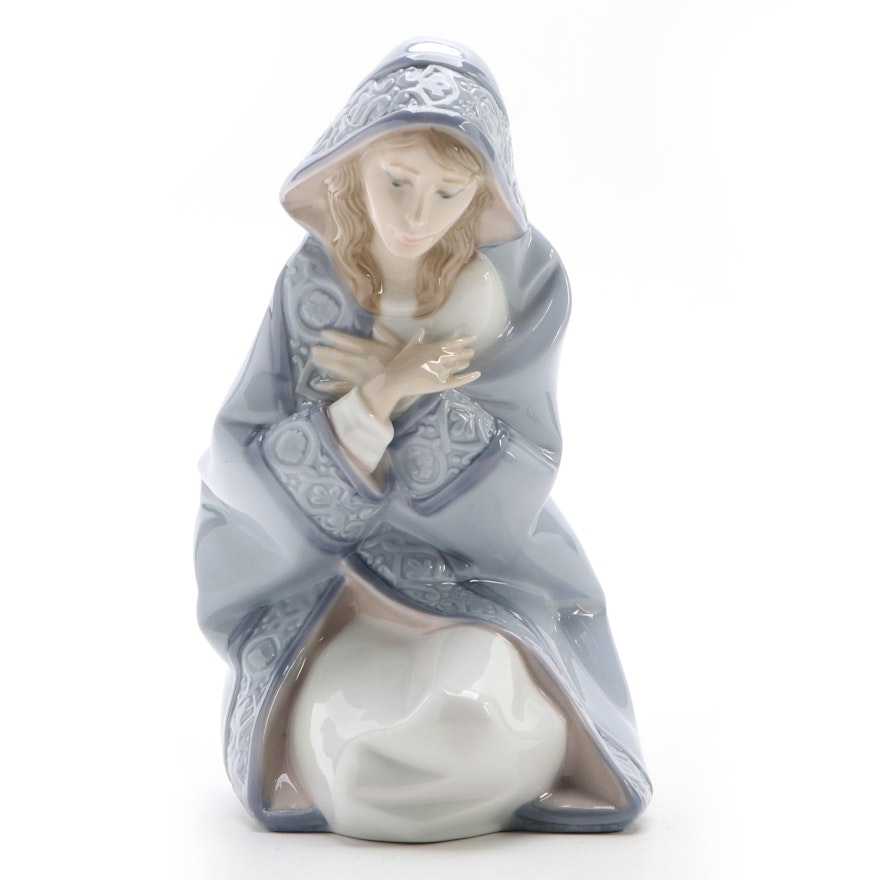 Lladró "Mary" Porcelain Figurine Designed by Juan Huerta, Late 20th Century