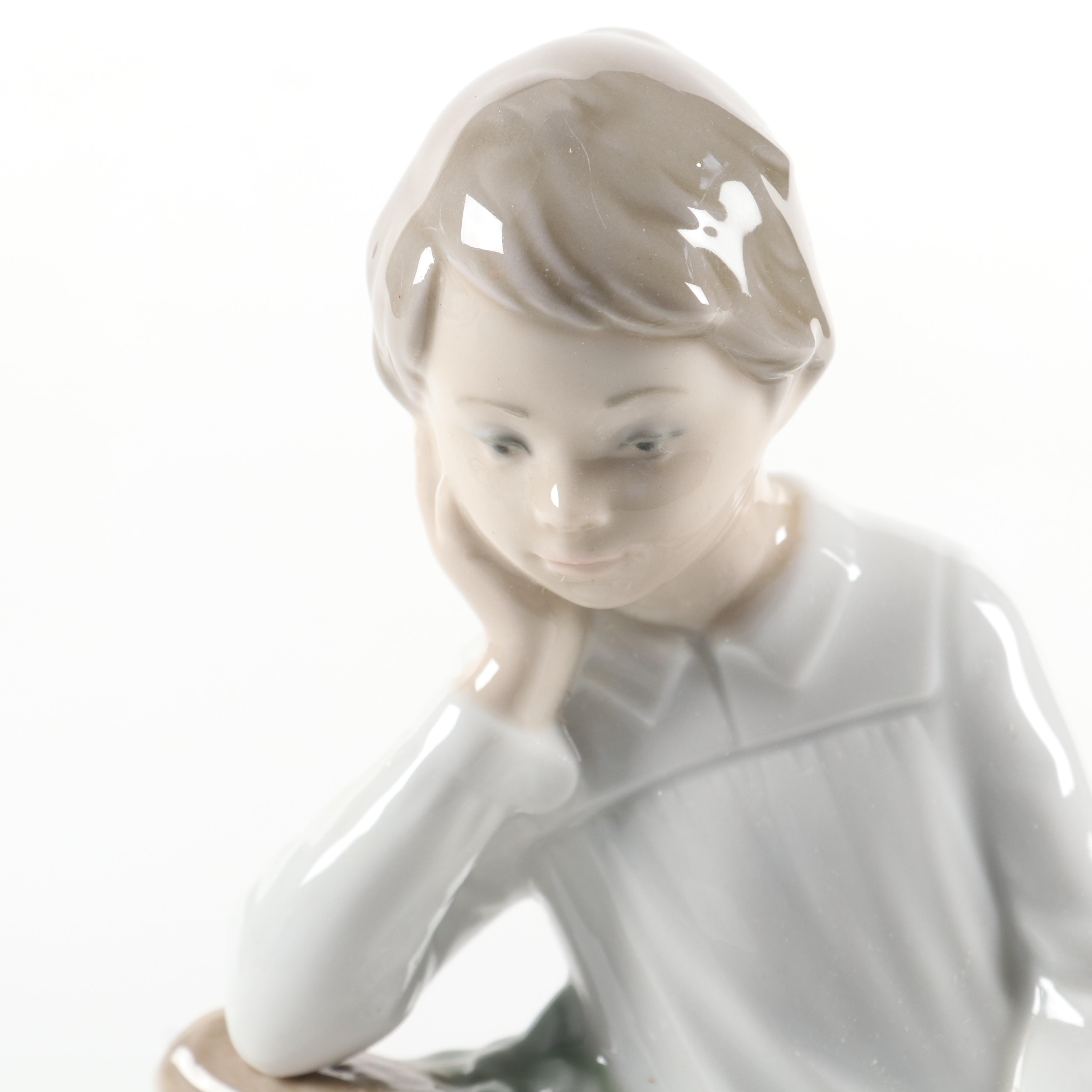 Lladró "Thinker Little Boy" Porcelain Figurine Designed by José Roig