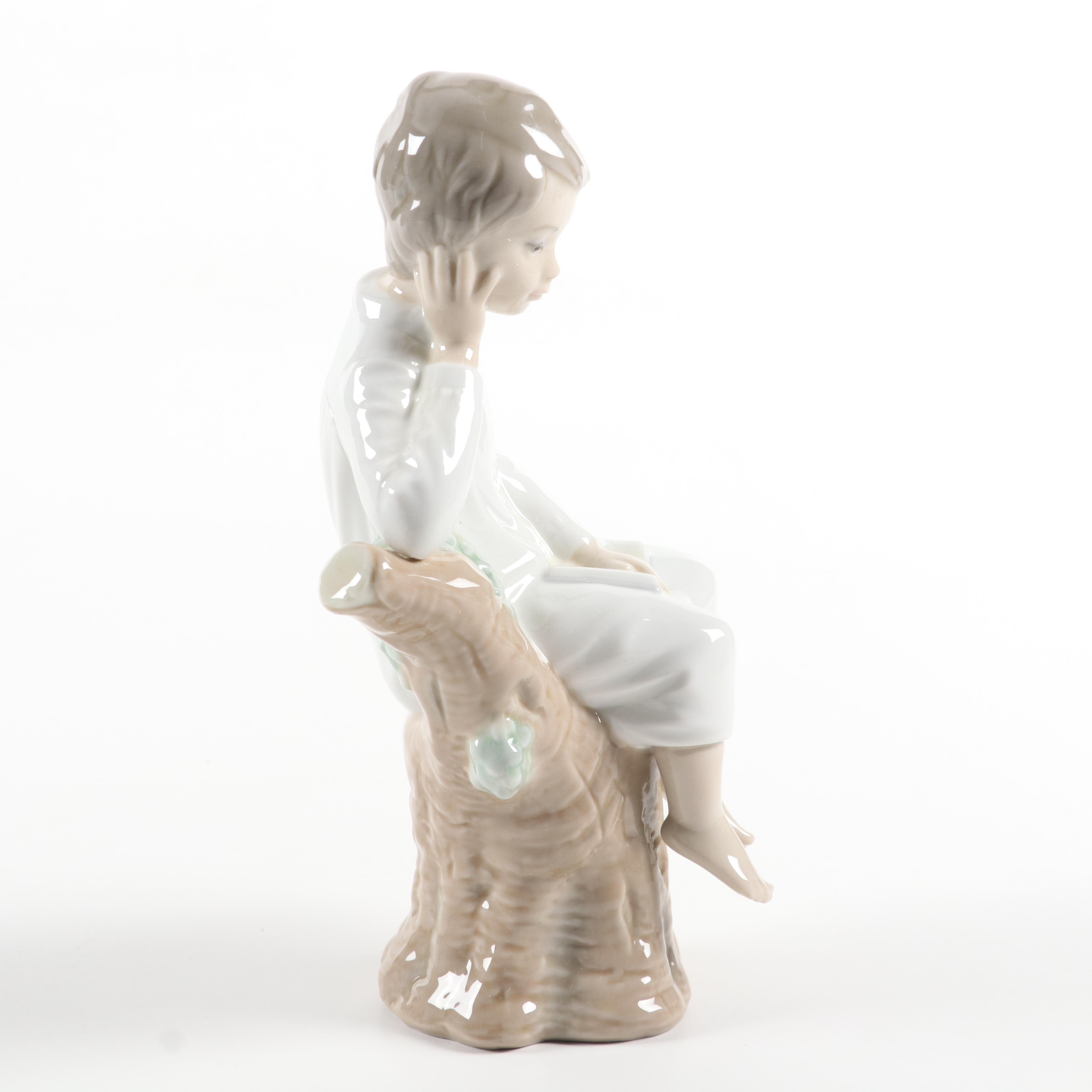 Lladró "Thinker Little Boy" Porcelain Figurine Designed by José Roig