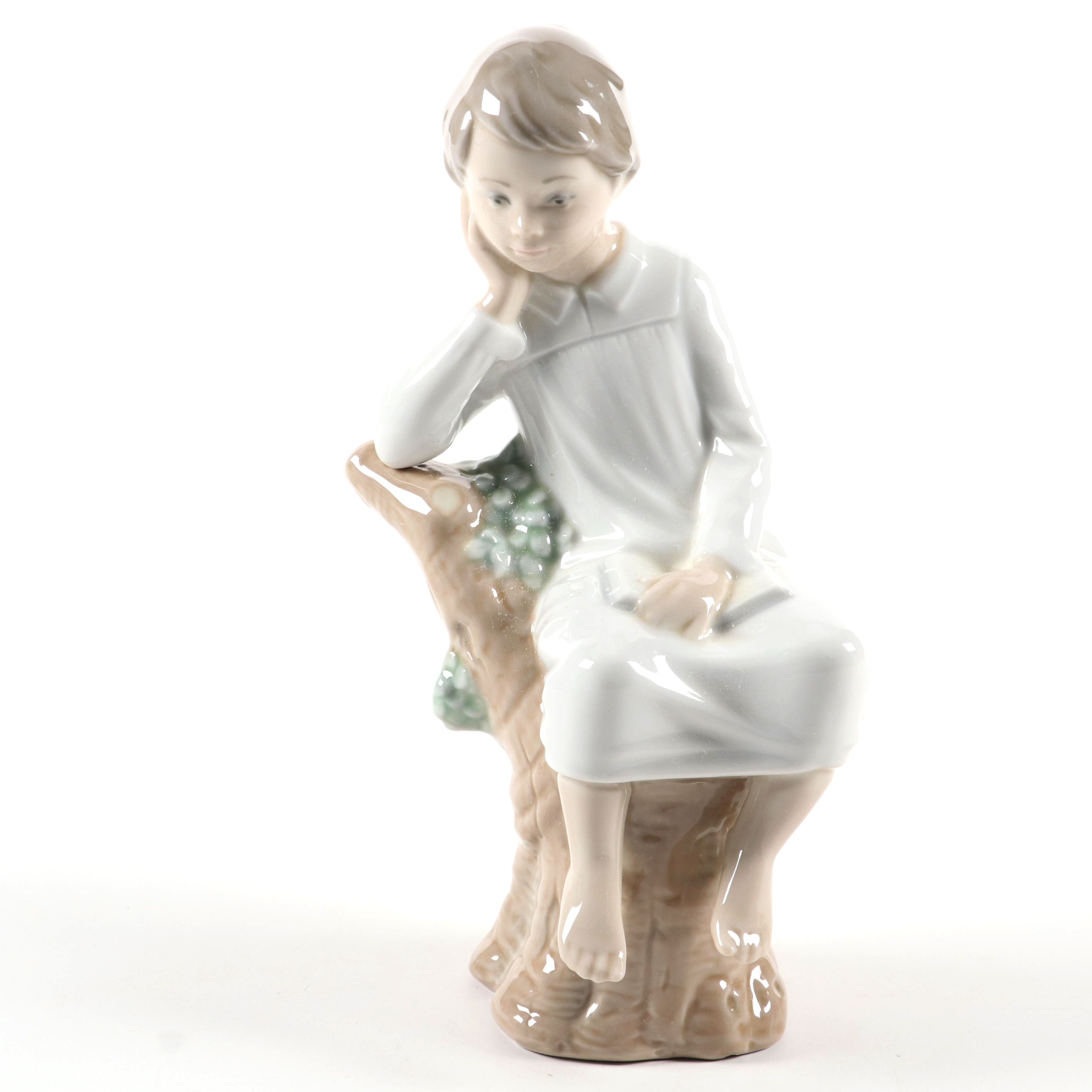 Lladró "Thinker Little Boy" Porcelain Figurine Designed by José Roig