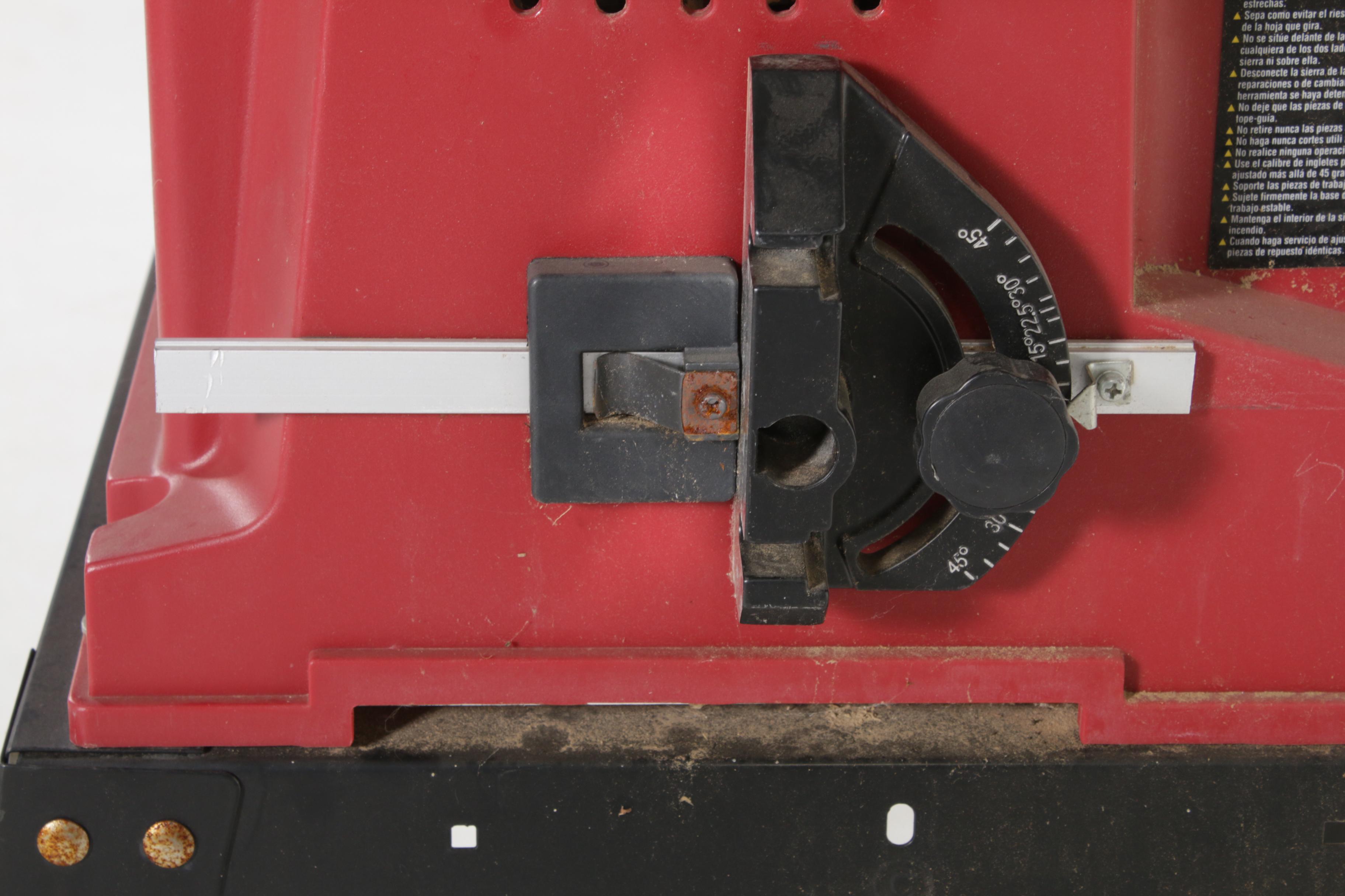 Skilsaw 3305 Table Saw on Stand