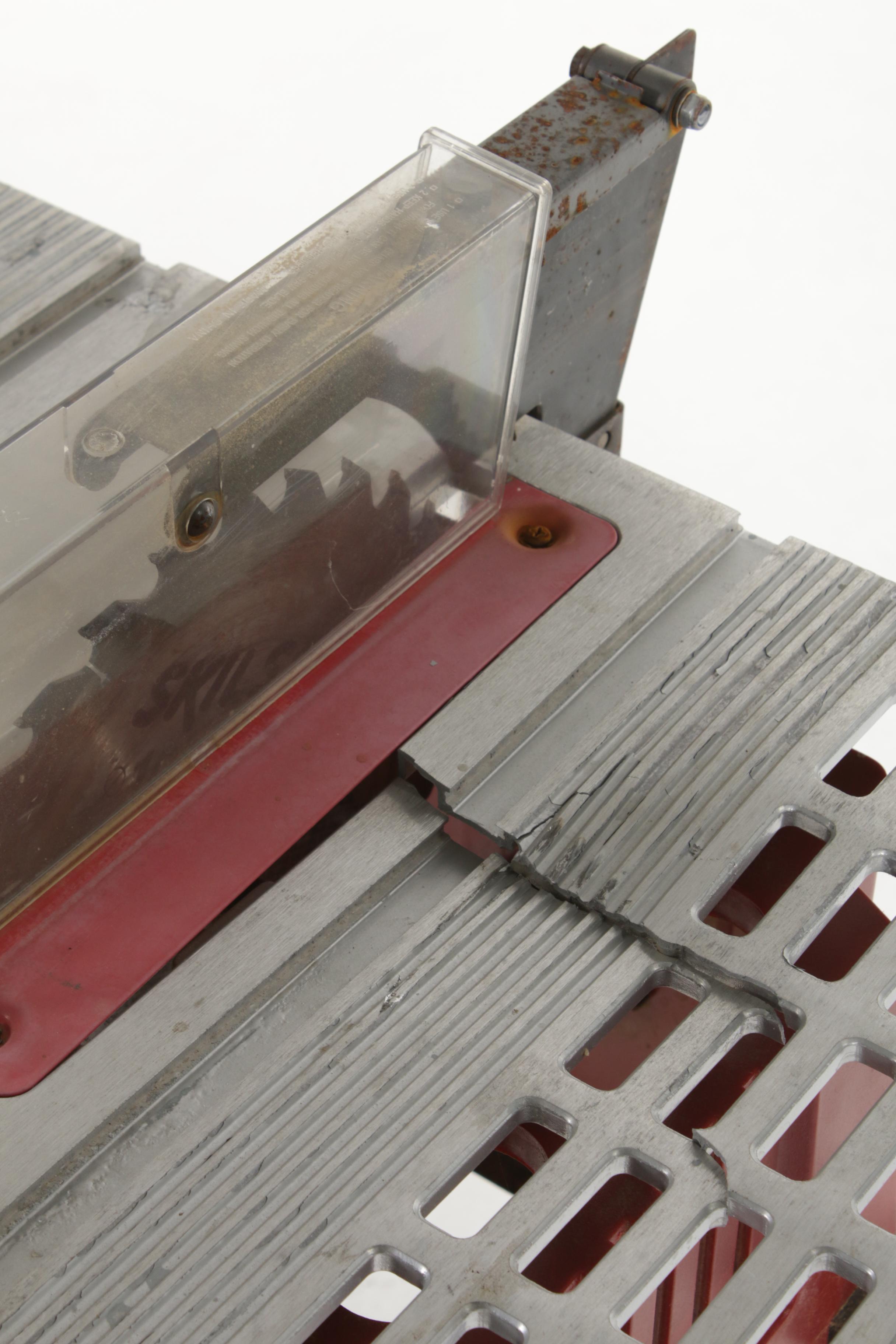 Skilsaw 3305 Table Saw on Stand