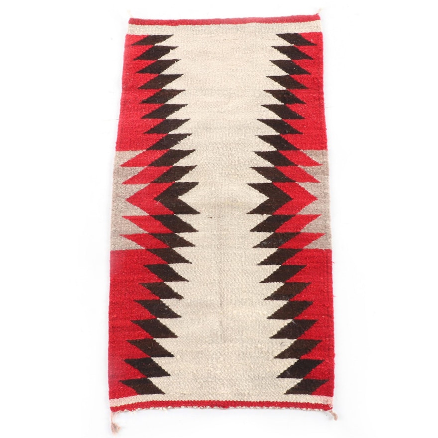 1'8 x 3'2 Handwoven Navajo Transitional Wool Rug