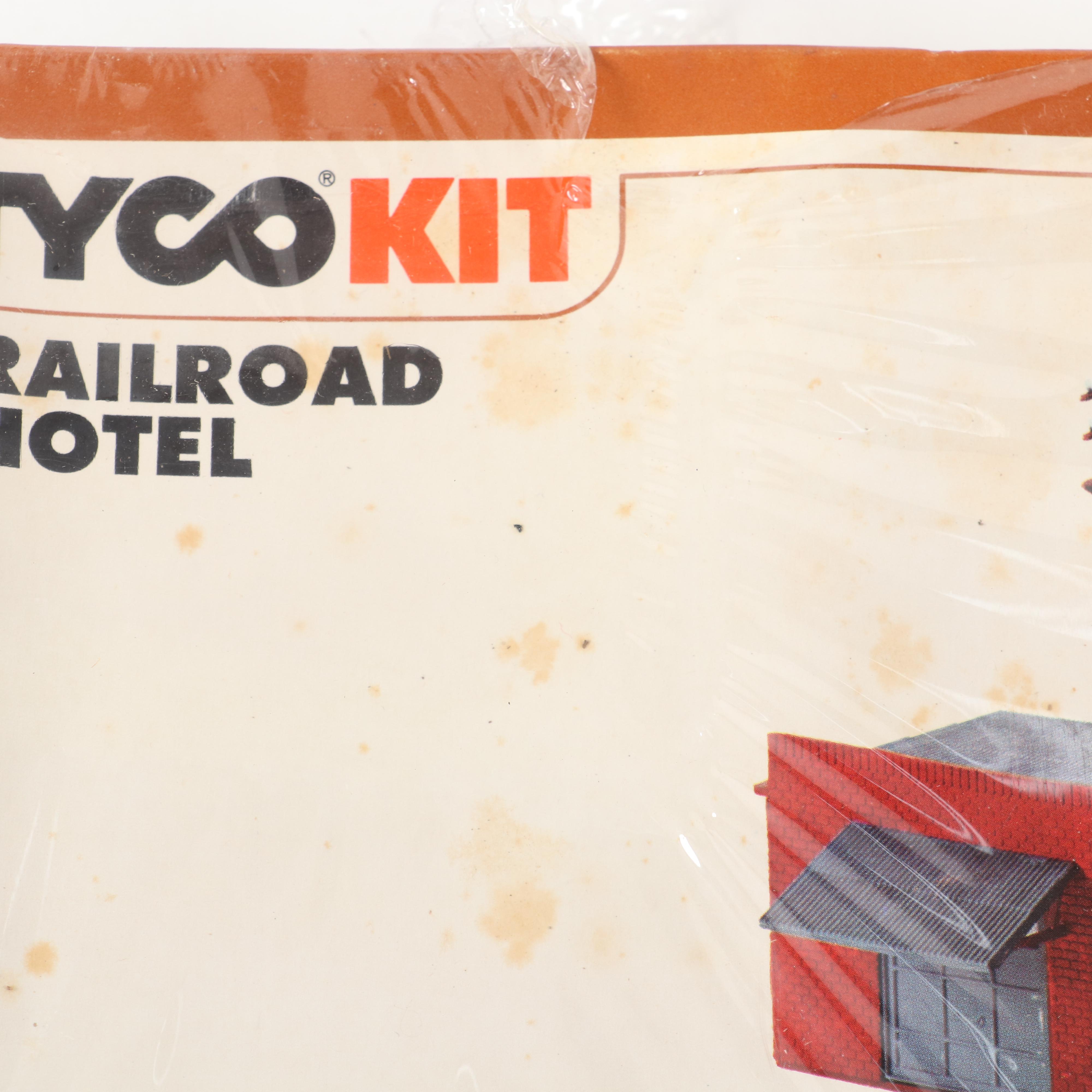 TycoKit HO Scale Buildings, Including Ma's Place and Village Blacksmith