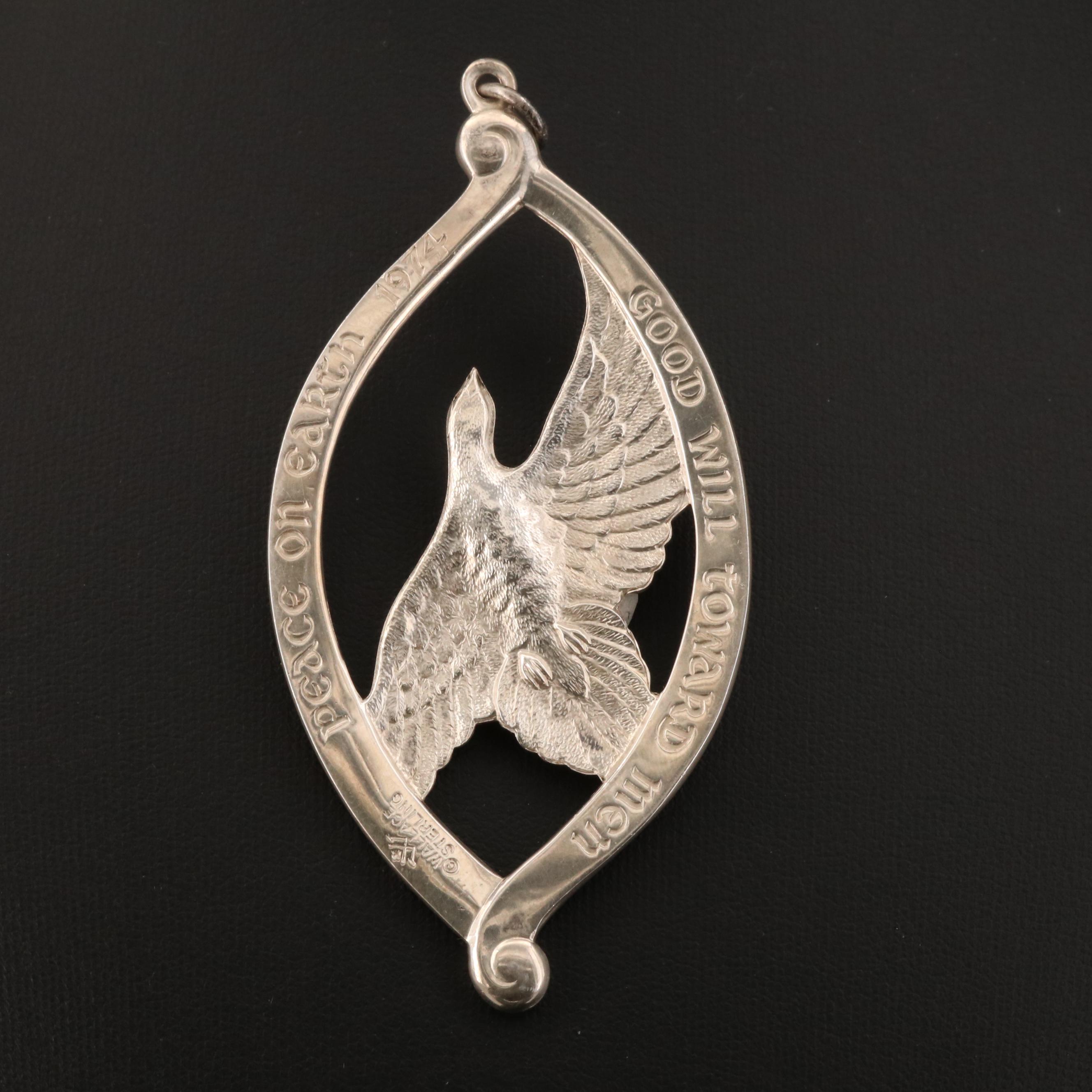 1974 Wallace Silversmiths Sterling Silver "Peace on Earth" Medallion