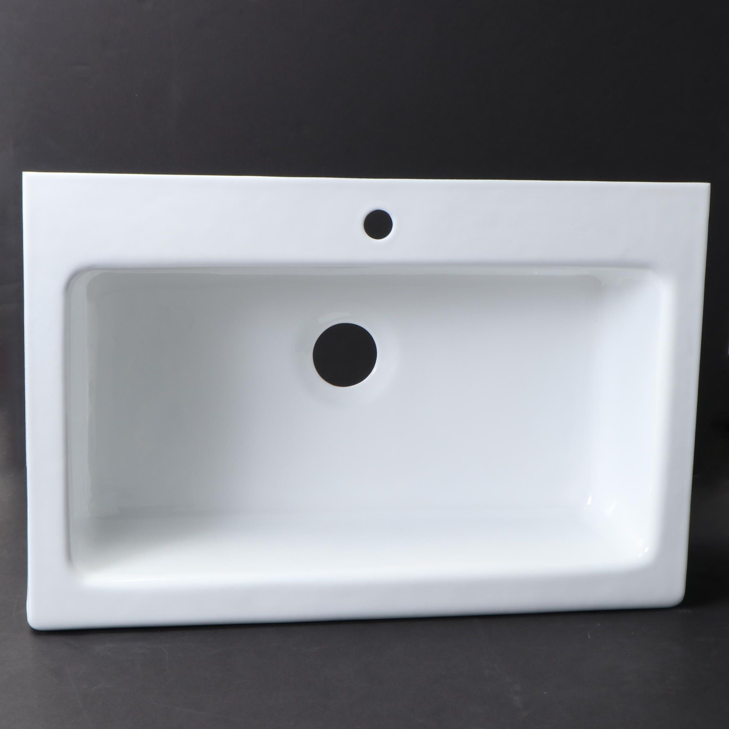 Almeria 33" Cast Iron Farmhouse Kitchen Sink