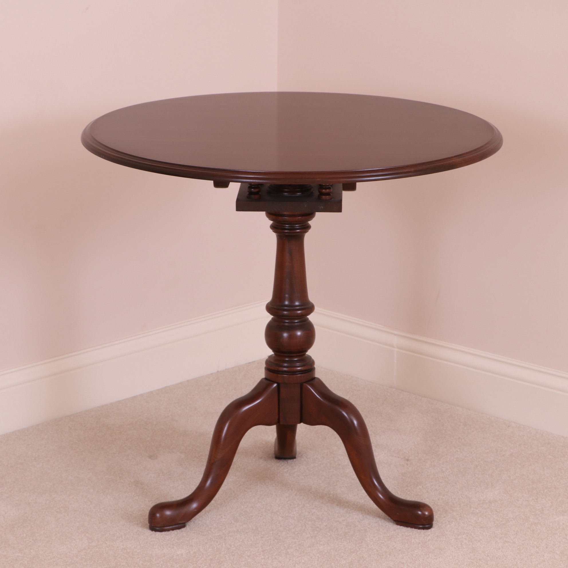 Ethan Allen "Georgian Court" Queen Anne Style Cherry Tilt Top Tea Table