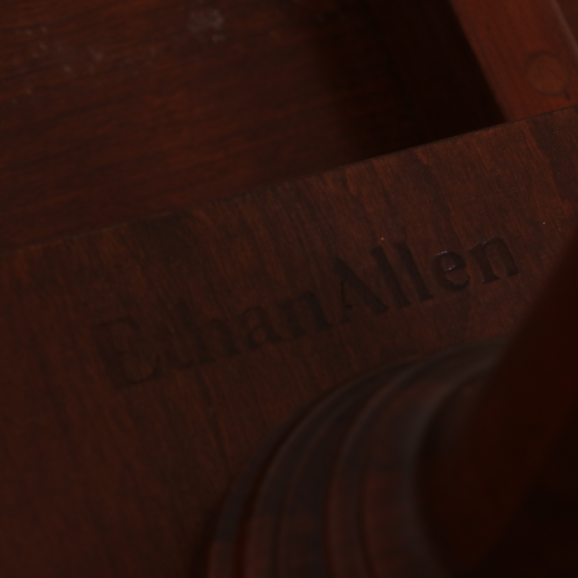 Ethan Allen "Georgian Court" Queen Anne Style Cherry Tilt Top Tea Table