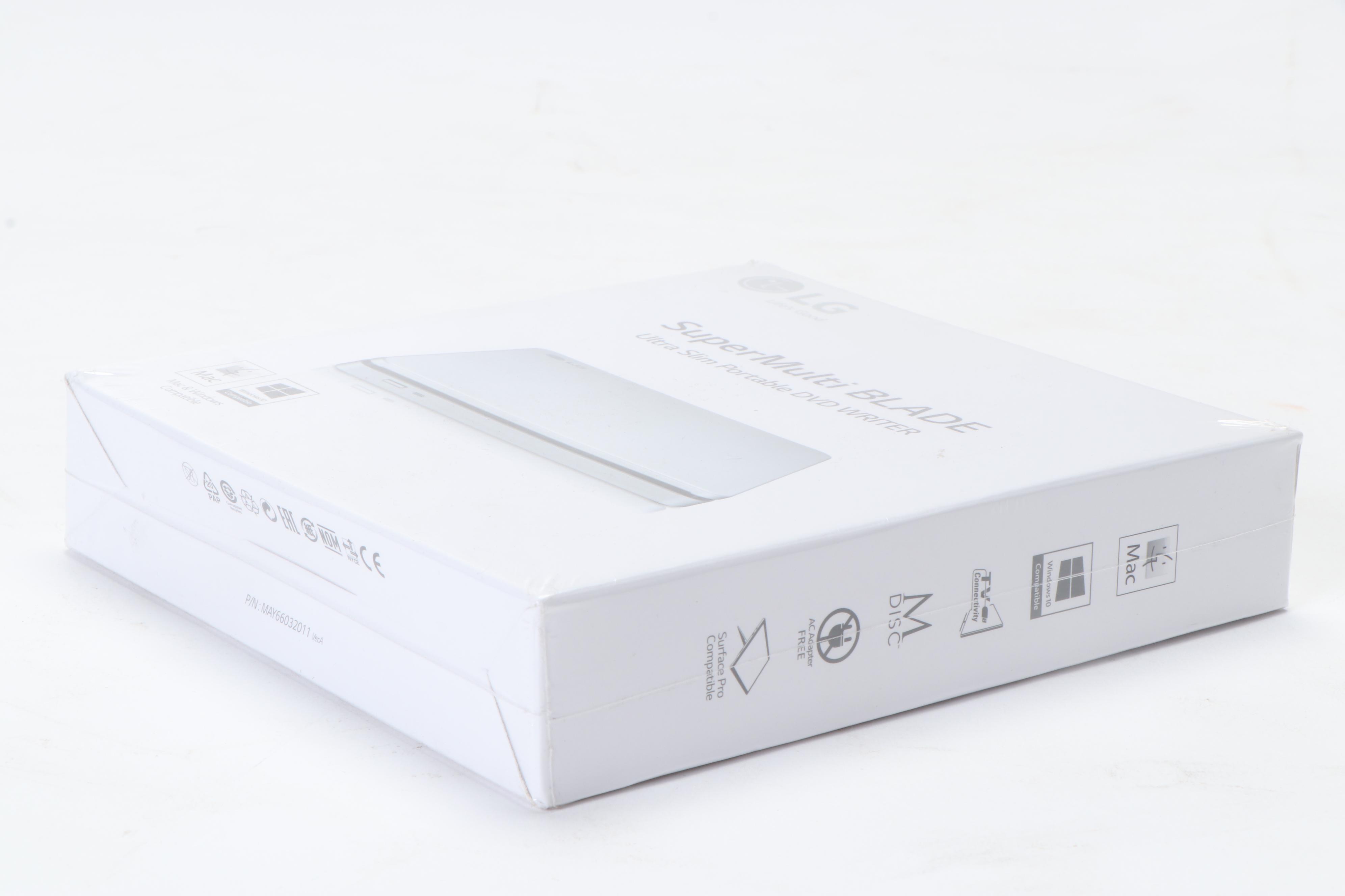 21.5" Apple iMac Desktop Computer with Mouse, Keyboard, and LG DVD Writer