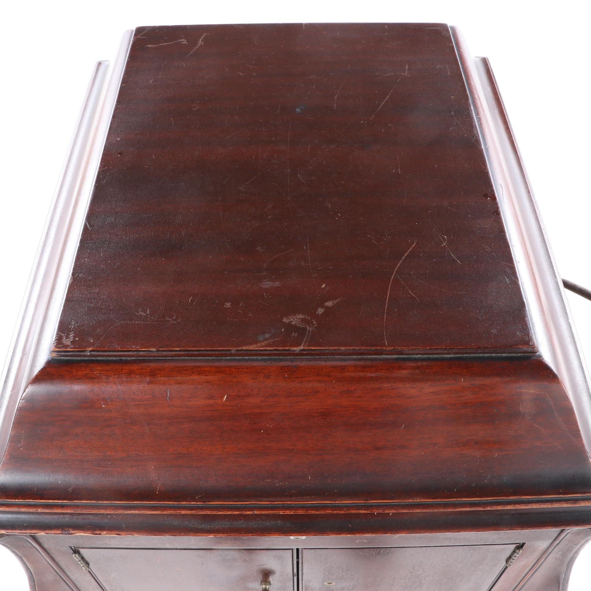 Victrola XIA "Talking Machine" Mahogany Record Player Cabinet, Early/Mid 20th C
