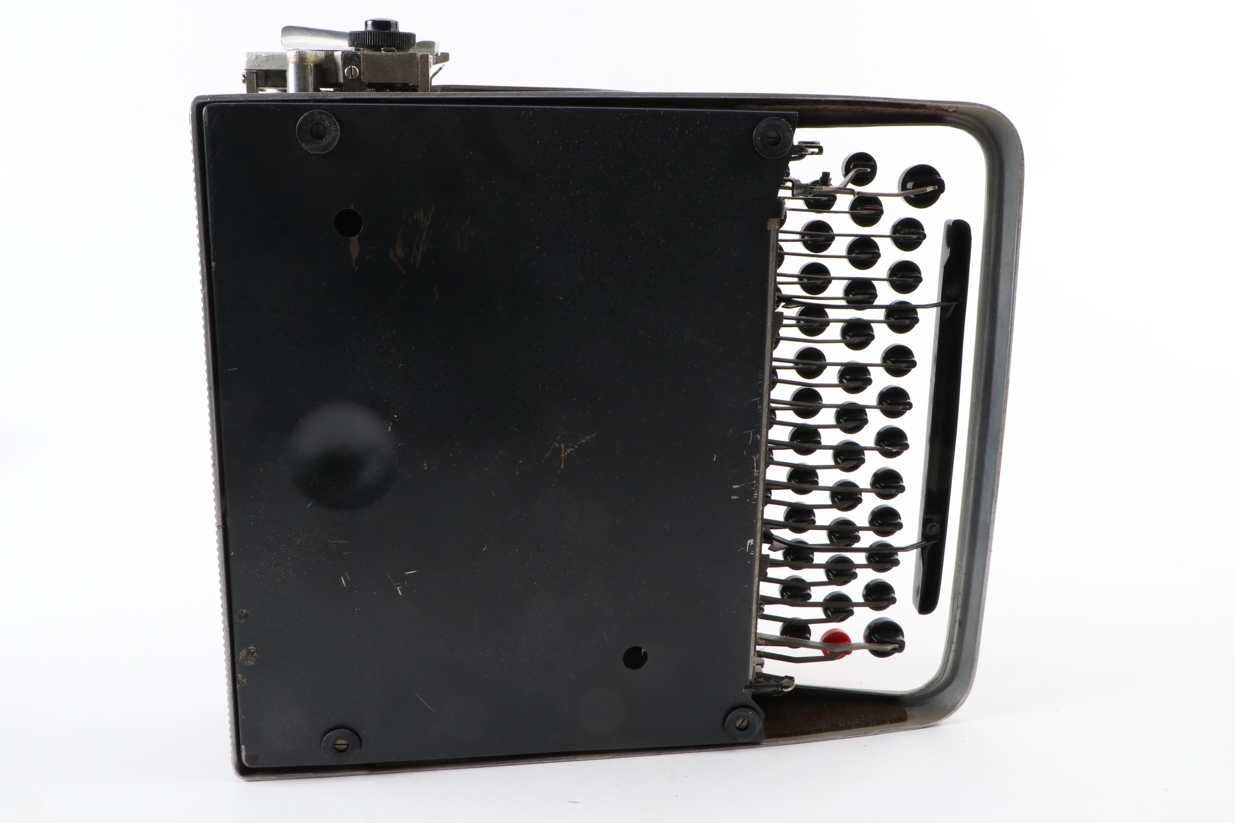 Olivetti "Lettera 22" Portable Typewriter with Vinyl Carrying Case, Mid-20th C.