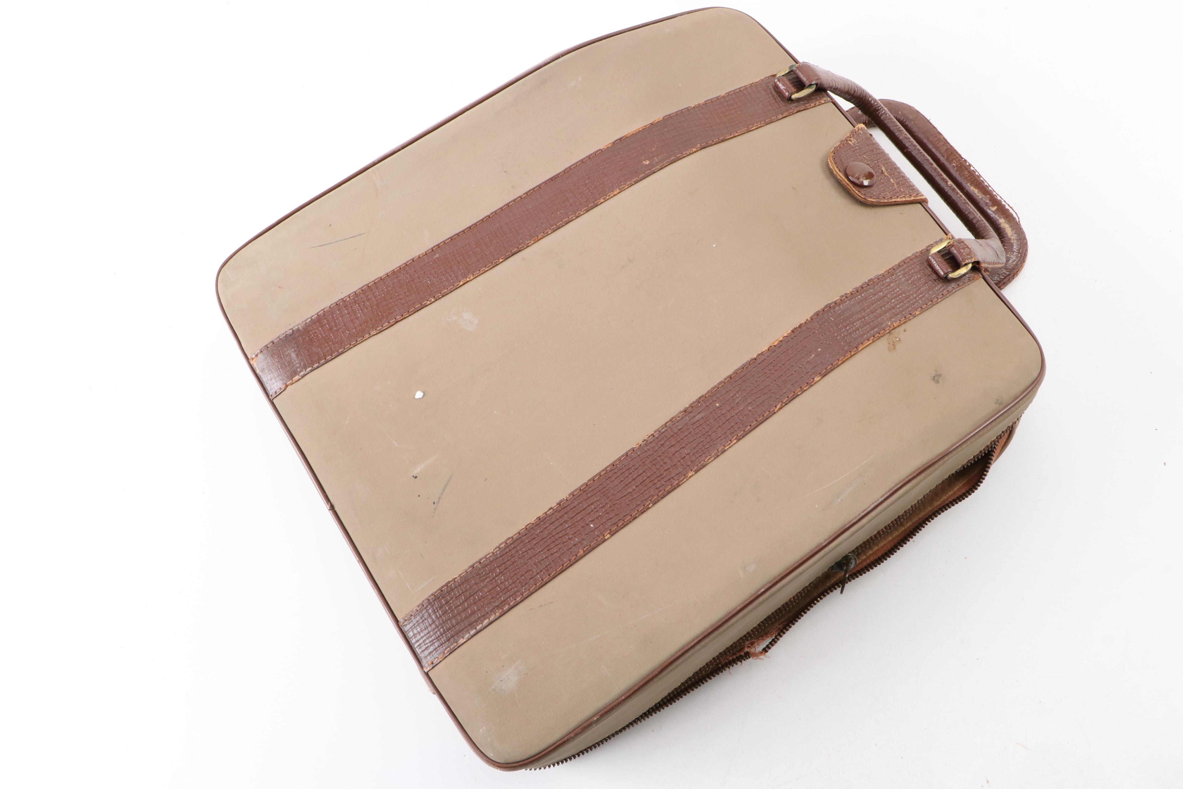 Olivetti "Lettera 22" Portable Typewriter with Vinyl Carrying Case, Mid-20th C.