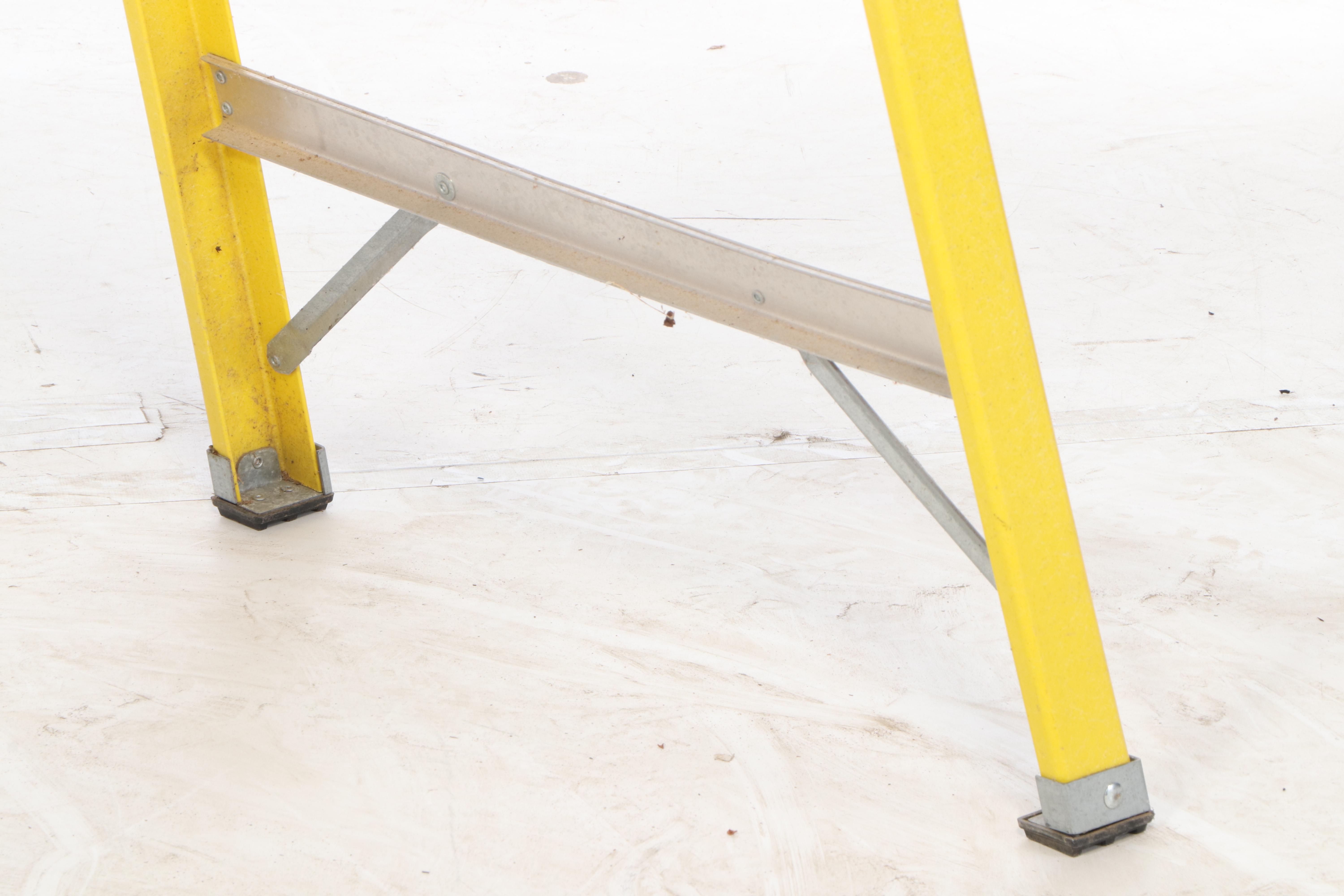 Stanley Fiberglass and Aluminum 8-Foot Step Ladder