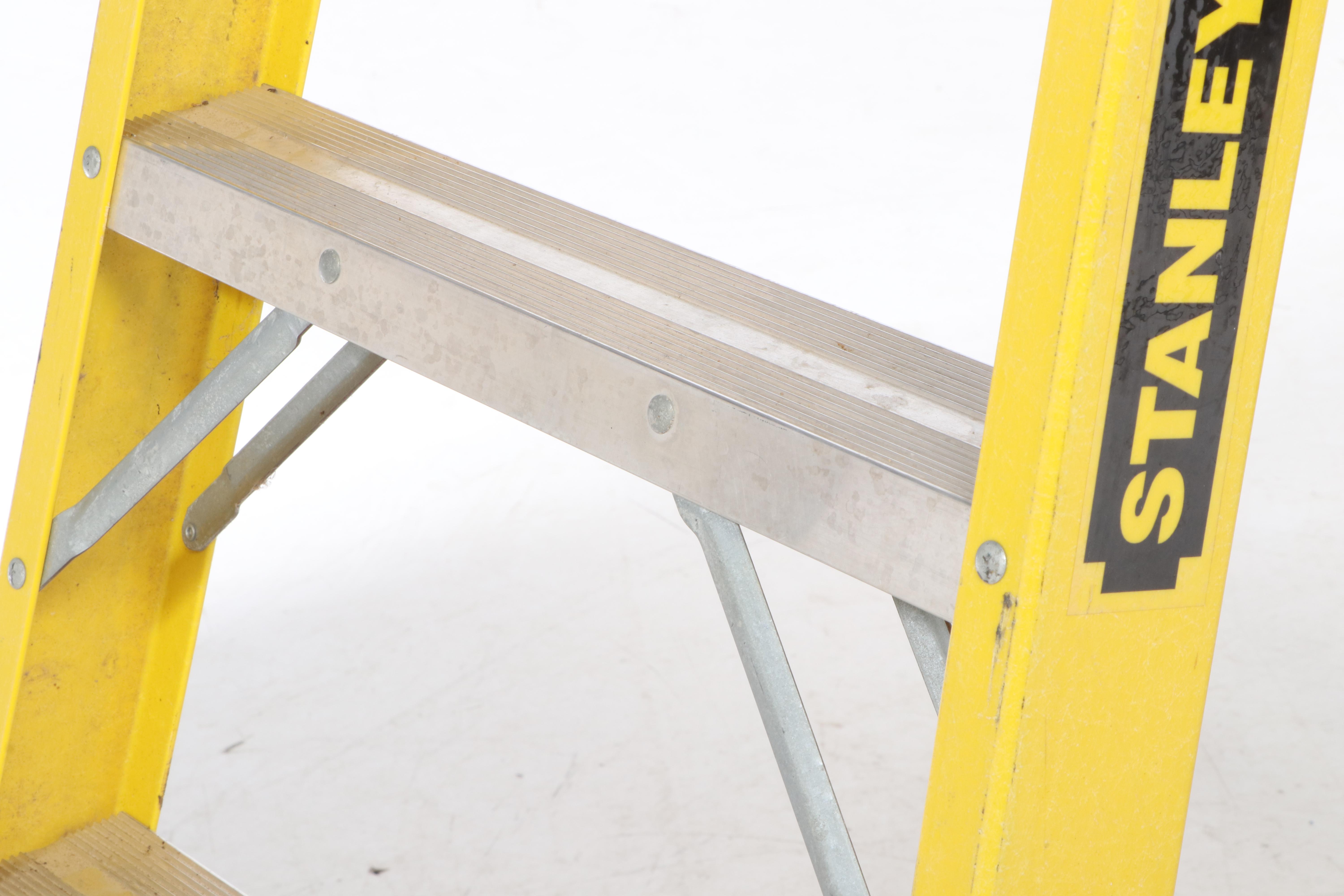 Stanley Fiberglass and Aluminum 8-Foot Step Ladder