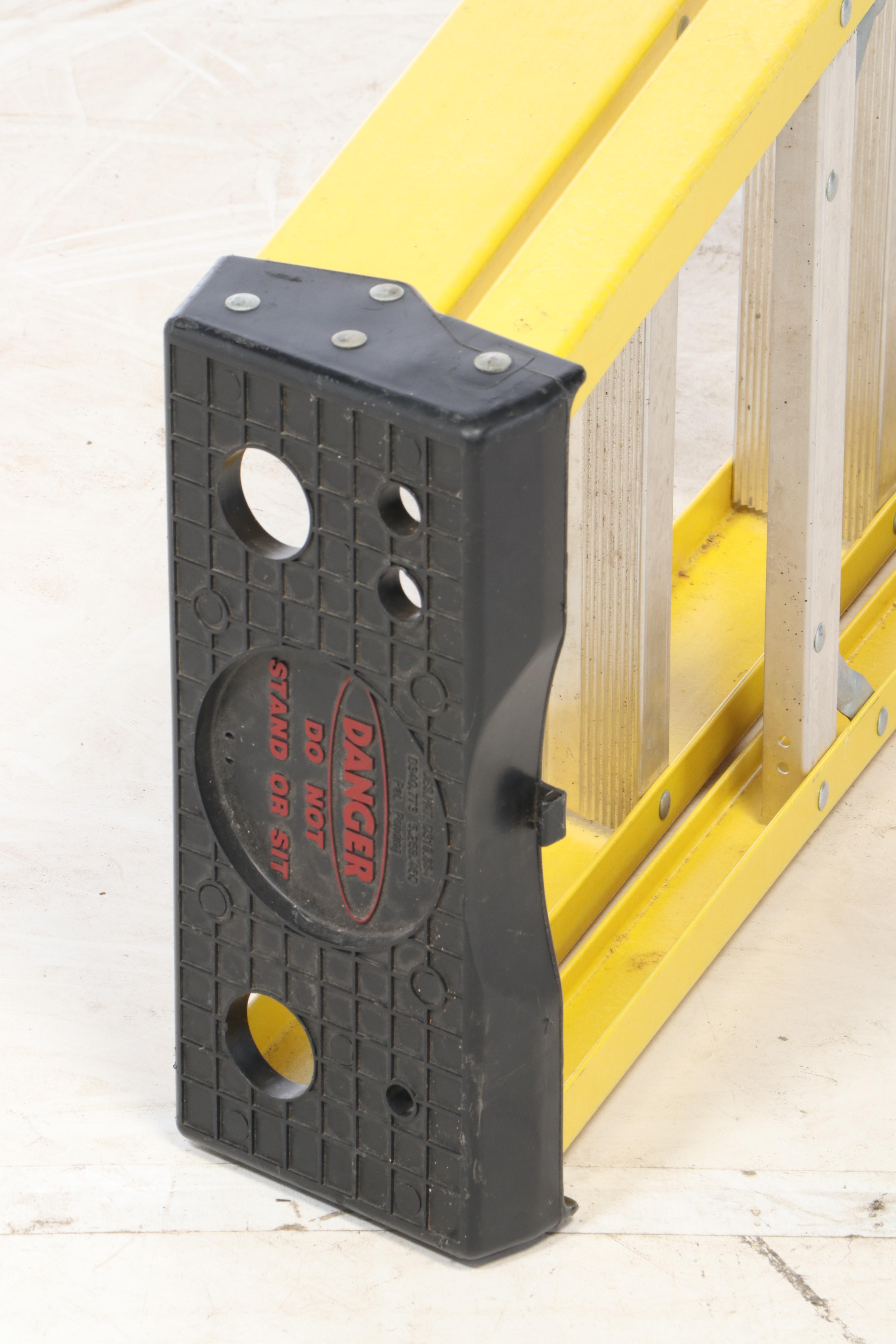 Stanley Fiberglass and Aluminum 8-Foot Step Ladder