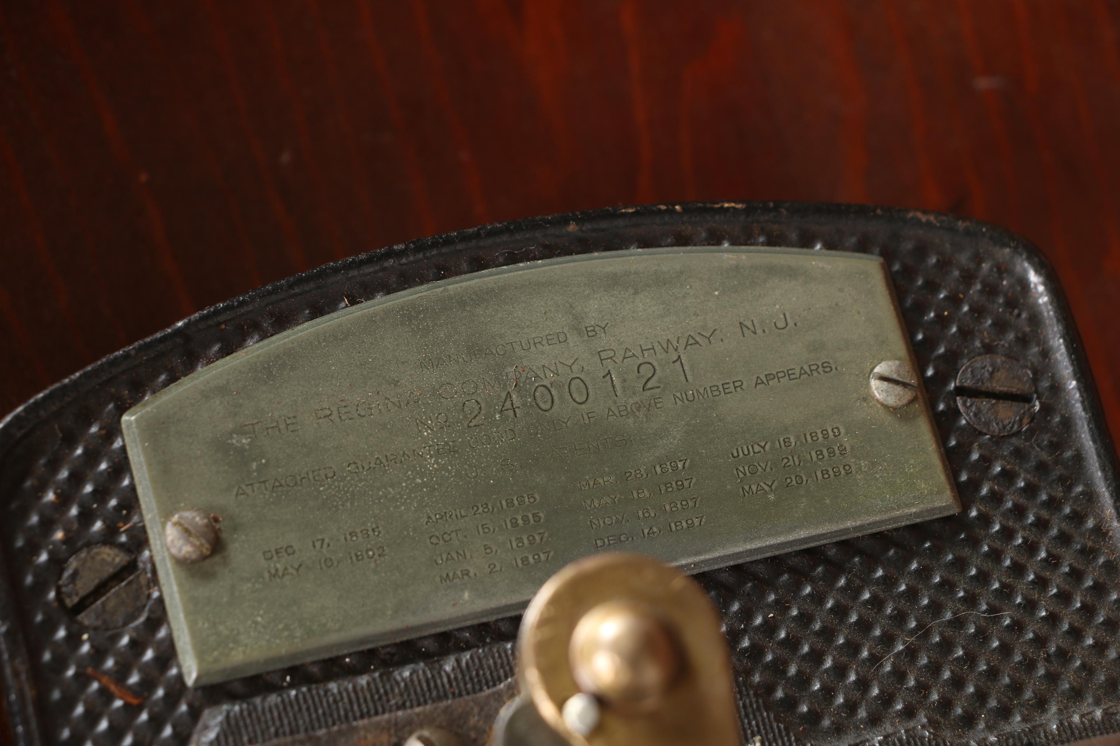 Columbia Graphanola "Lion's Head" Reginaphone Mahogany Cabinet & Phonograph