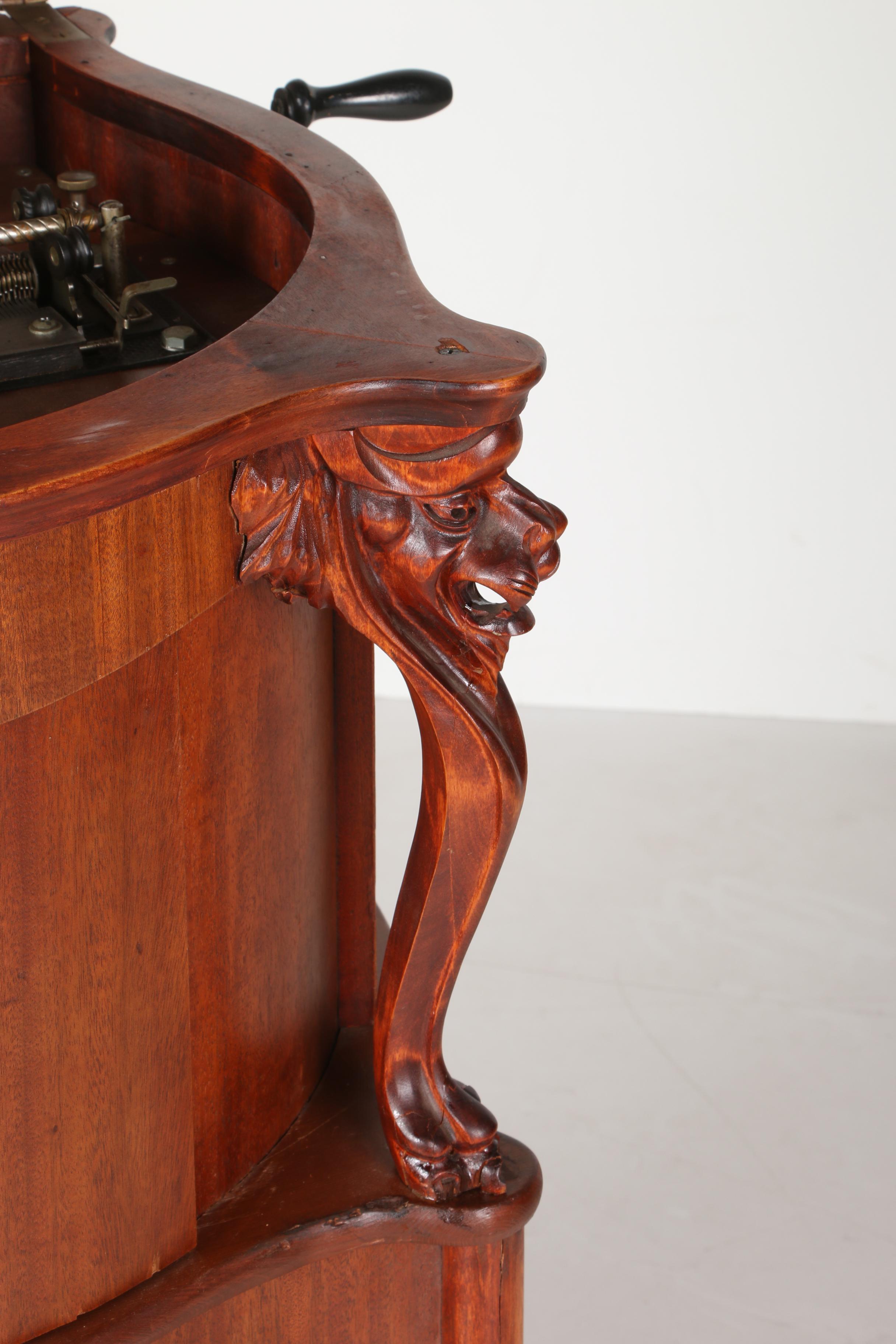 Columbia Graphanola "Lion's Head" Reginaphone Mahogany Cabinet & Phonograph