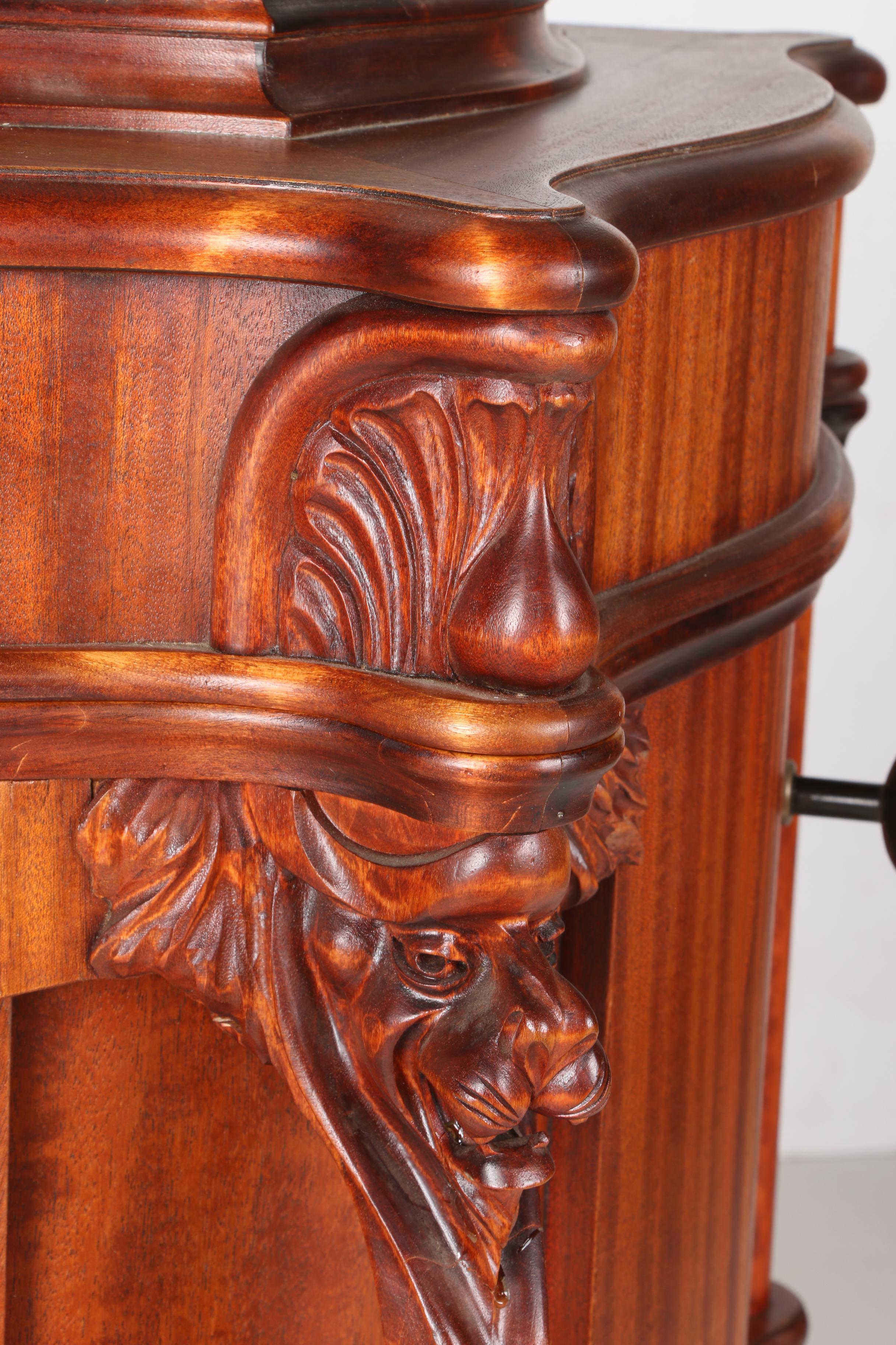 Columbia Graphanola "Lion's Head" Reginaphone Mahogany Cabinet & Phonograph