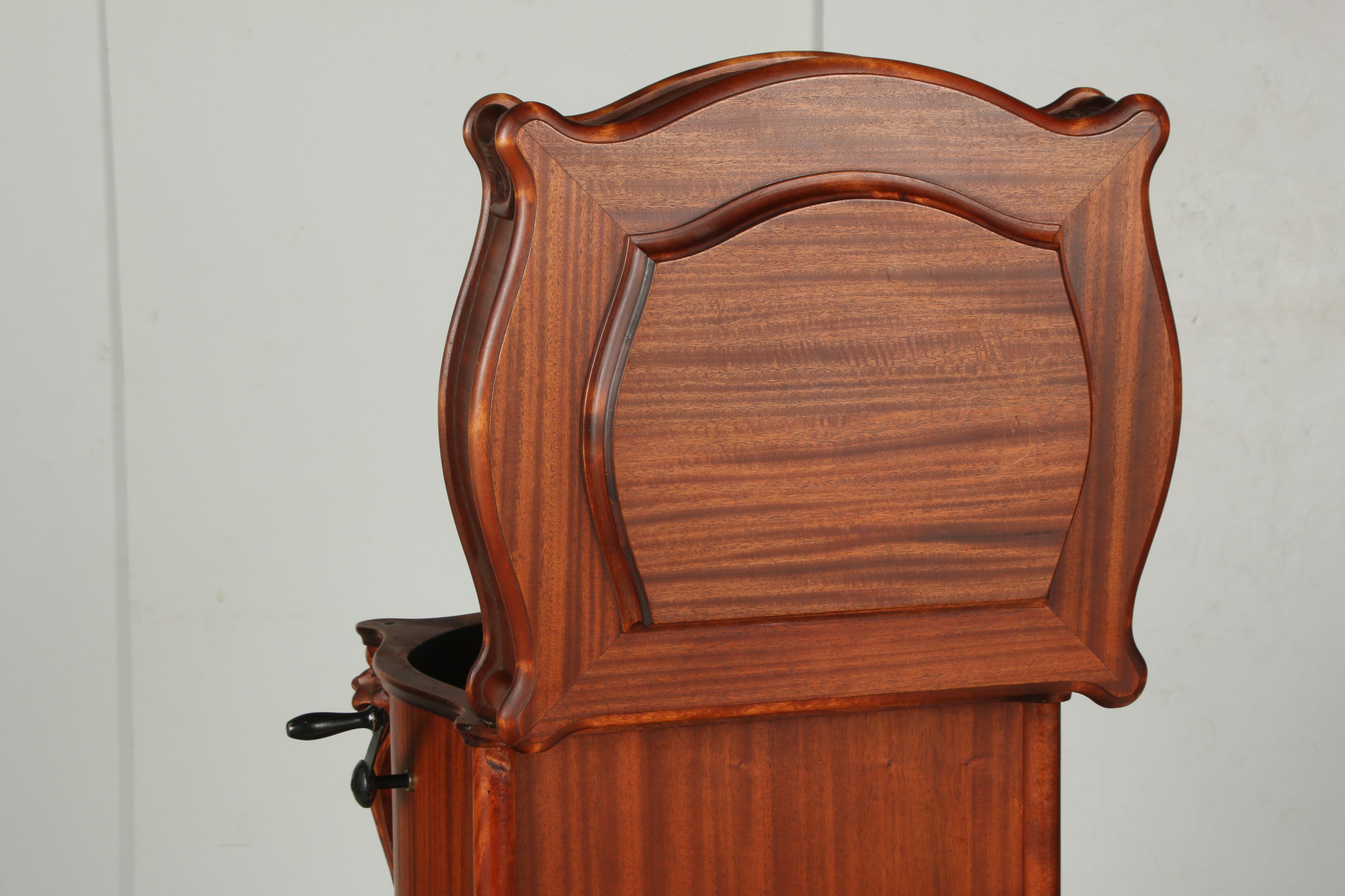 Columbia Graphanola "Lion's Head" Reginaphone Mahogany Cabinet & Phonograph