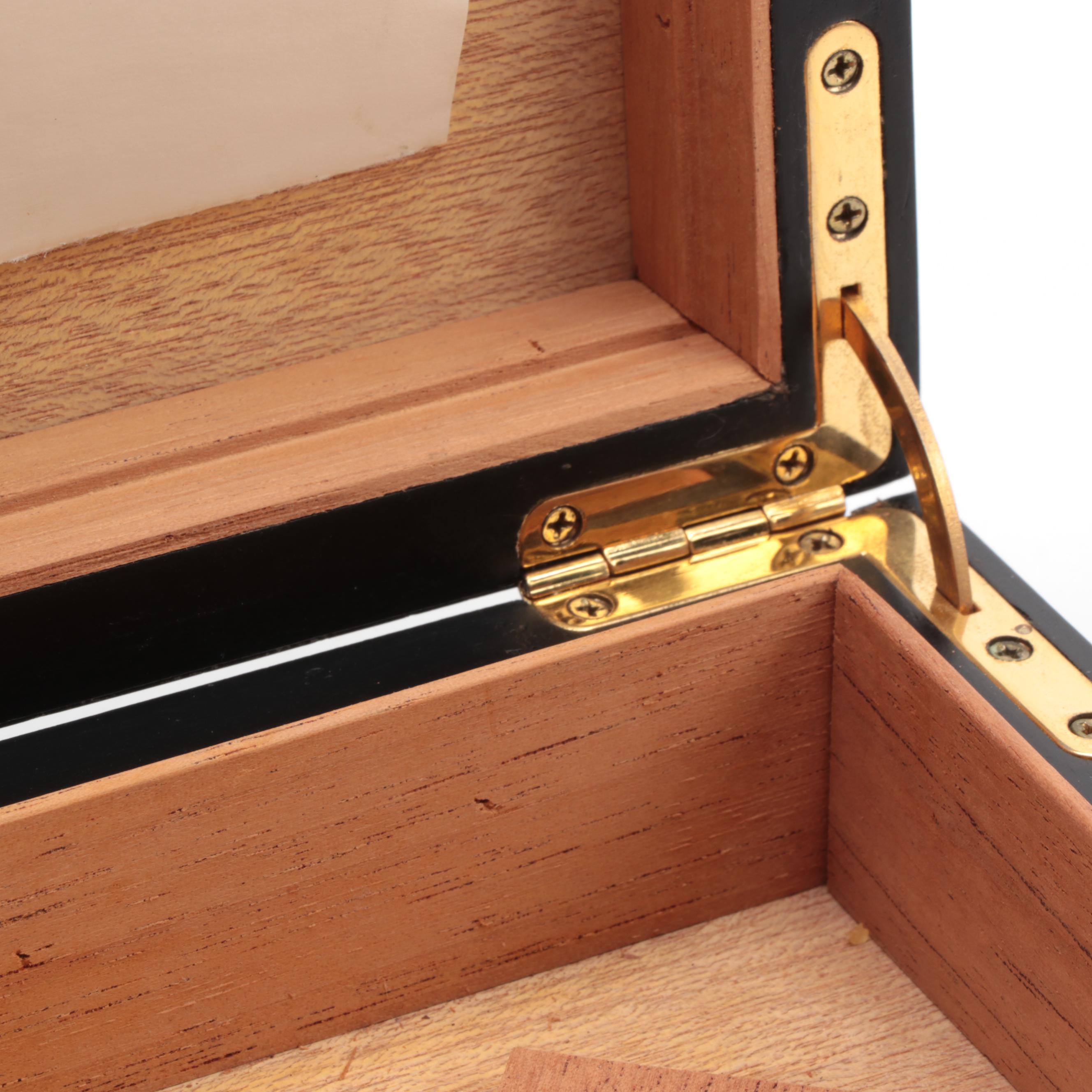 Medallas de Oro Habana "Romeo Y Julieta" 125th Anniversary Cigar Box