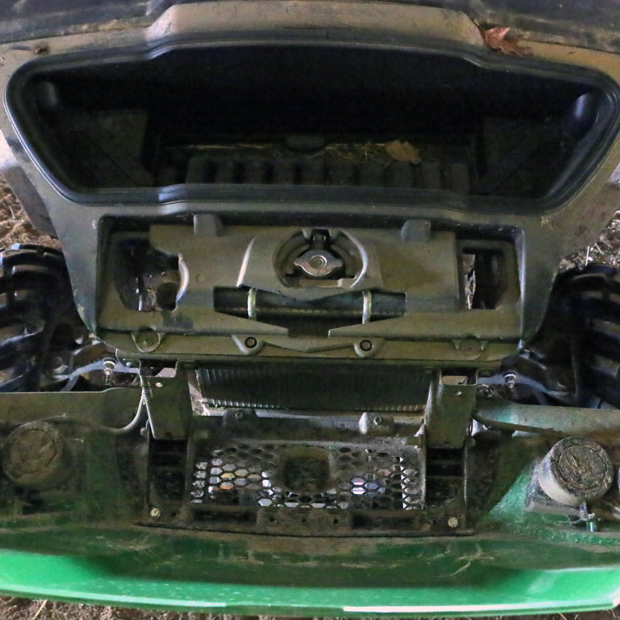 John Deere XUV590i Gator Crossover Utility Vehicle