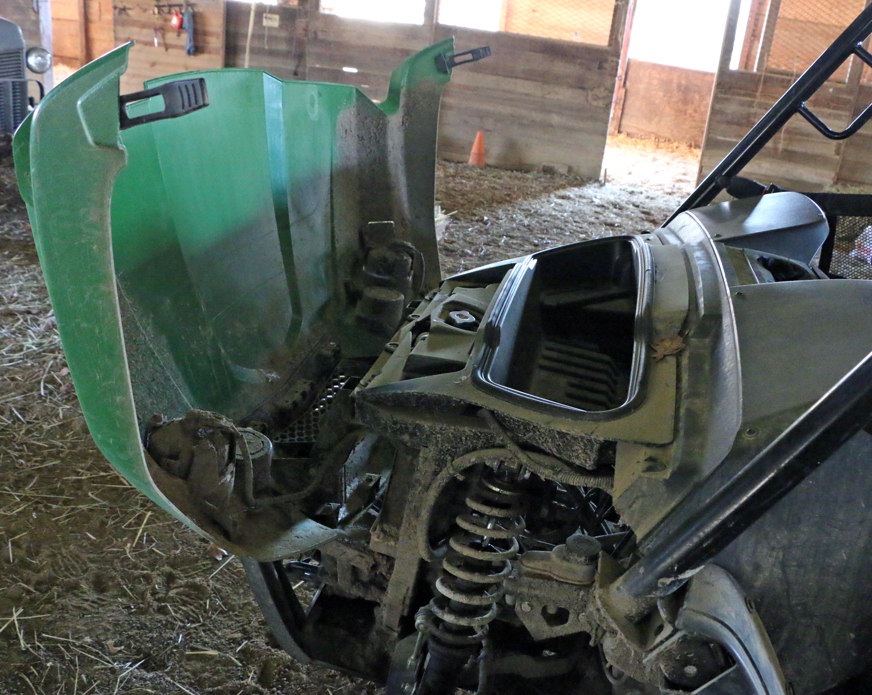 John Deere XUV590i Gator Crossover Utility Vehicle