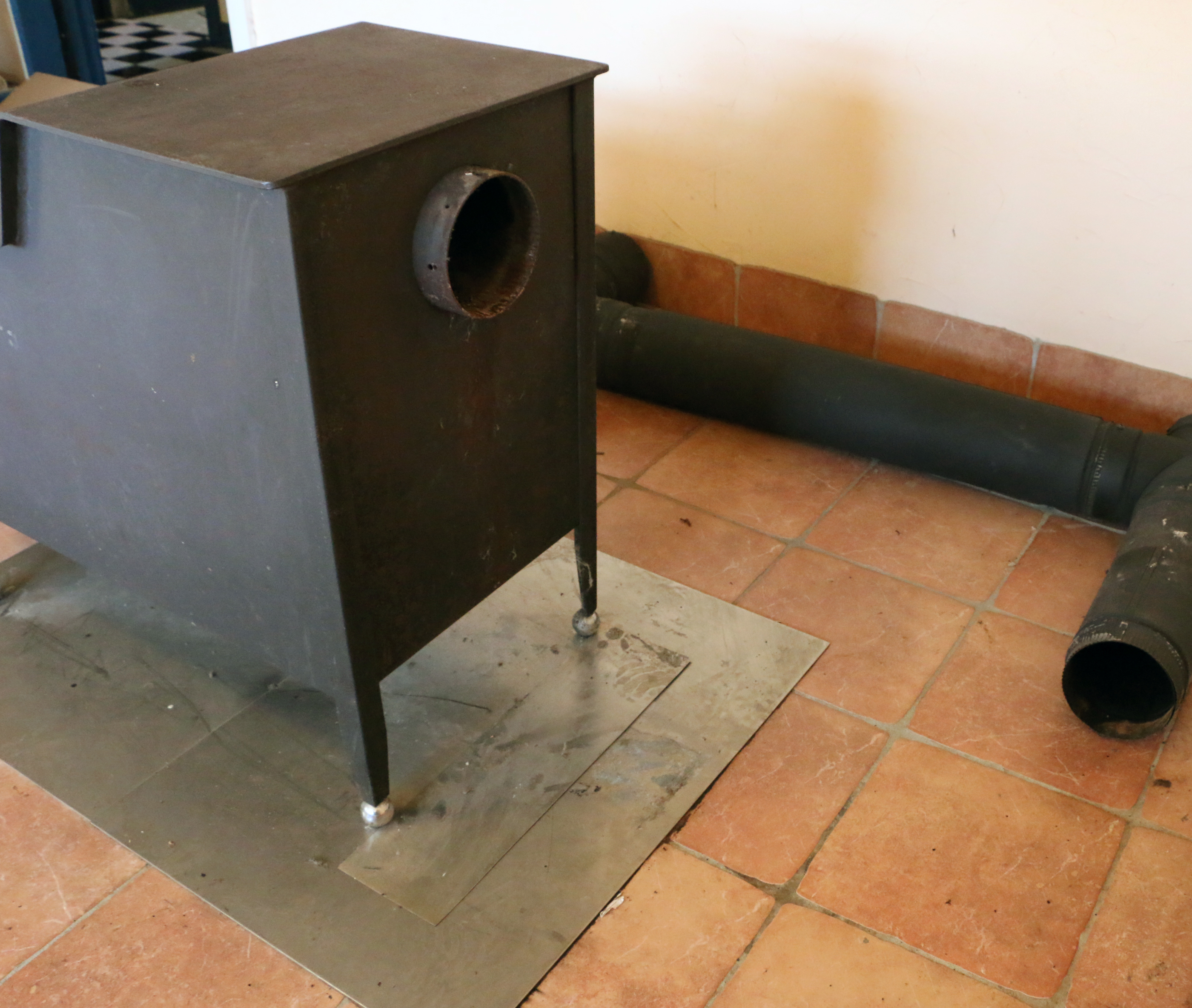 Fisher "Mama Bear" Cast Iron Wood-Burning Stove