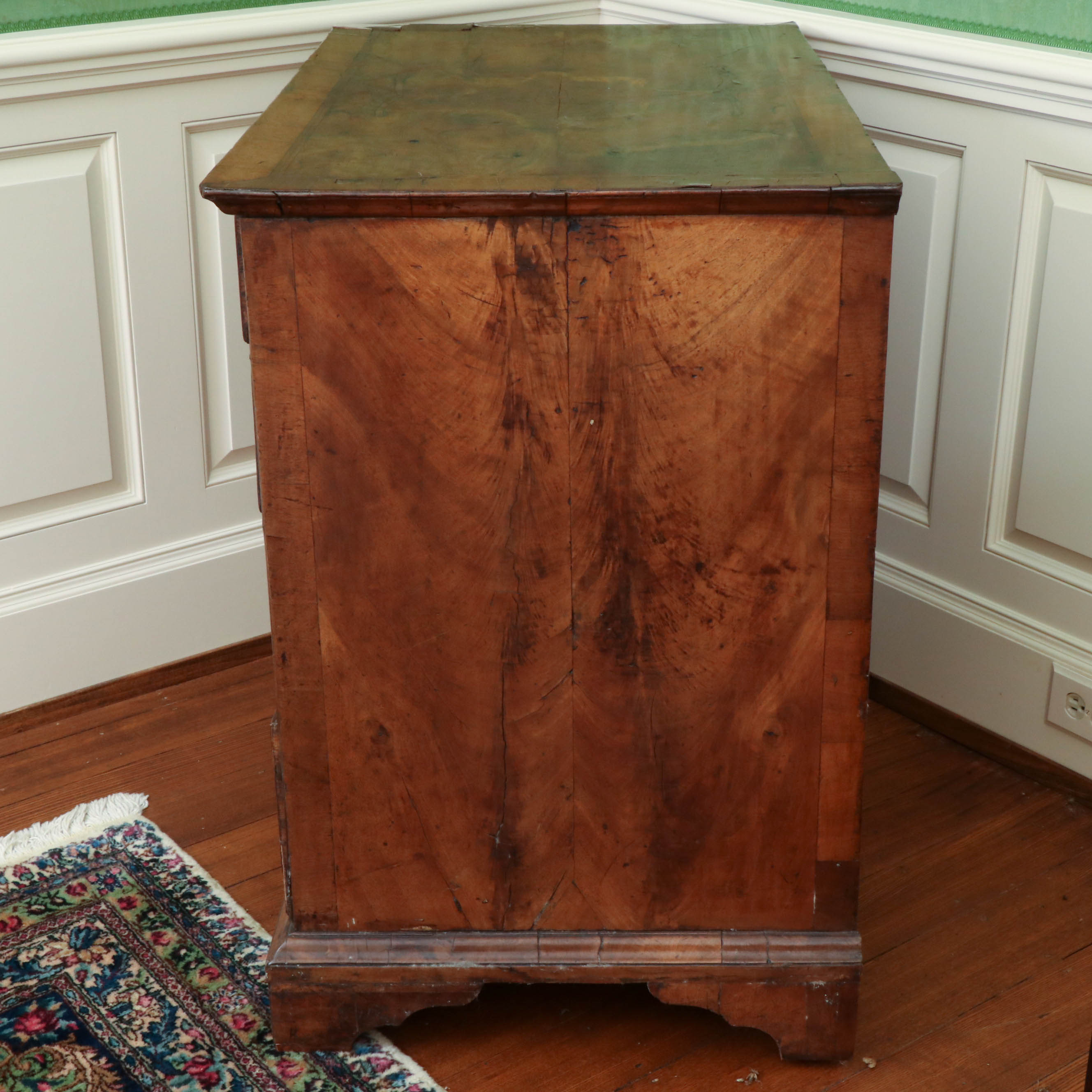 George II Walnut and Featherbanded Chest of Drawers, Mid-18th Century