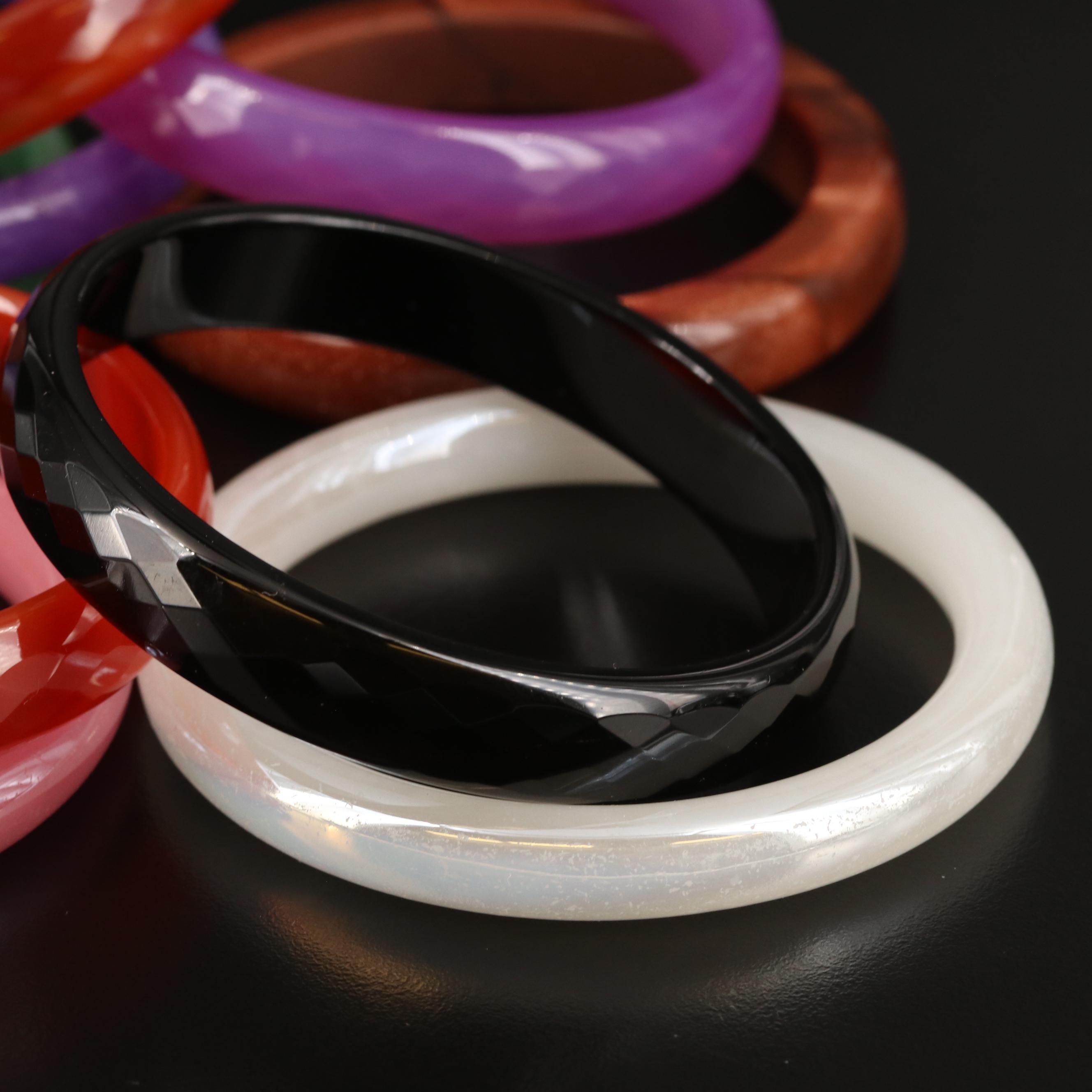 Selection of Carnelian, Black Onyx and Chalcedony Bangles