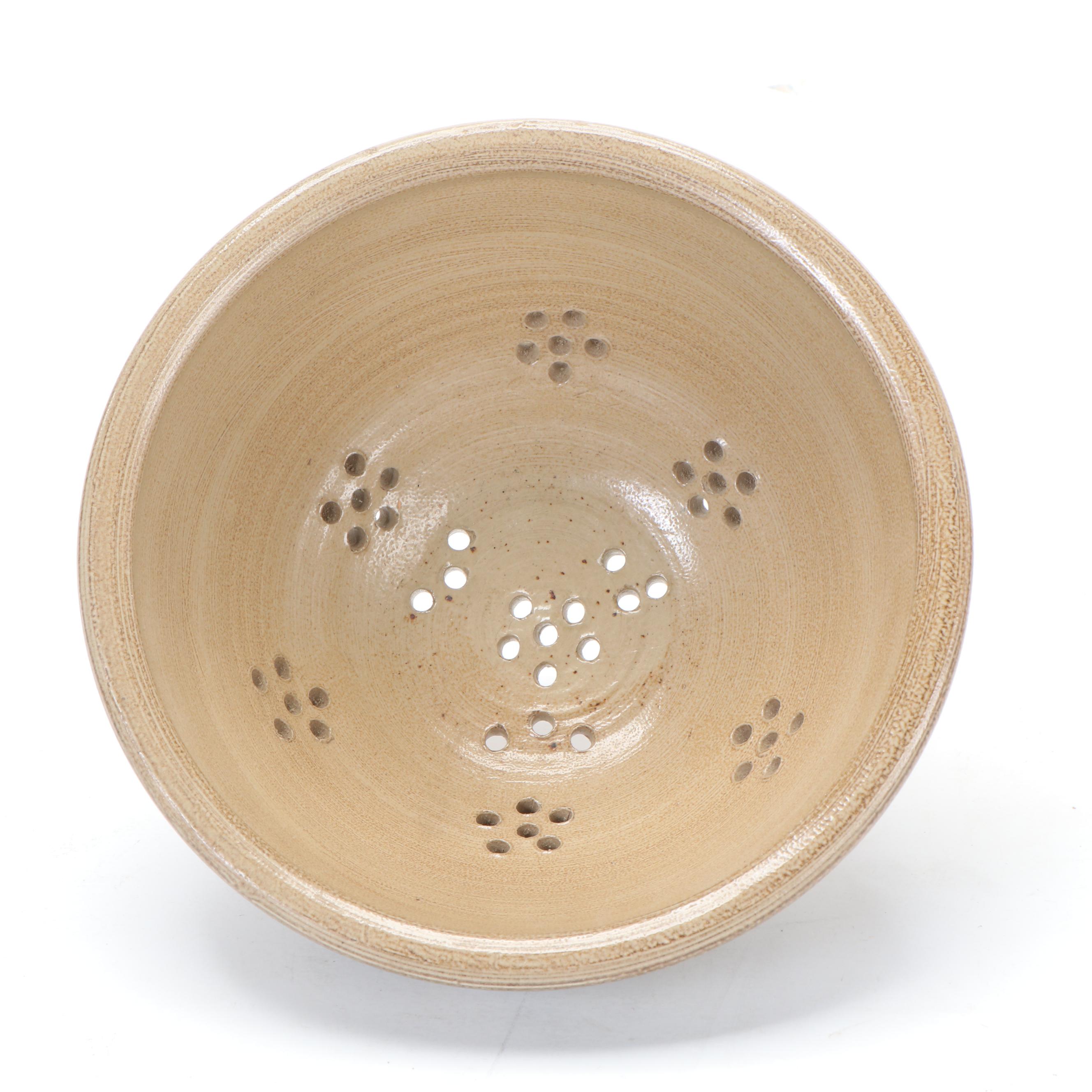 Wisconsin Pottery Stoneware Mixing Bowls and Strainer Bowl, 1980s